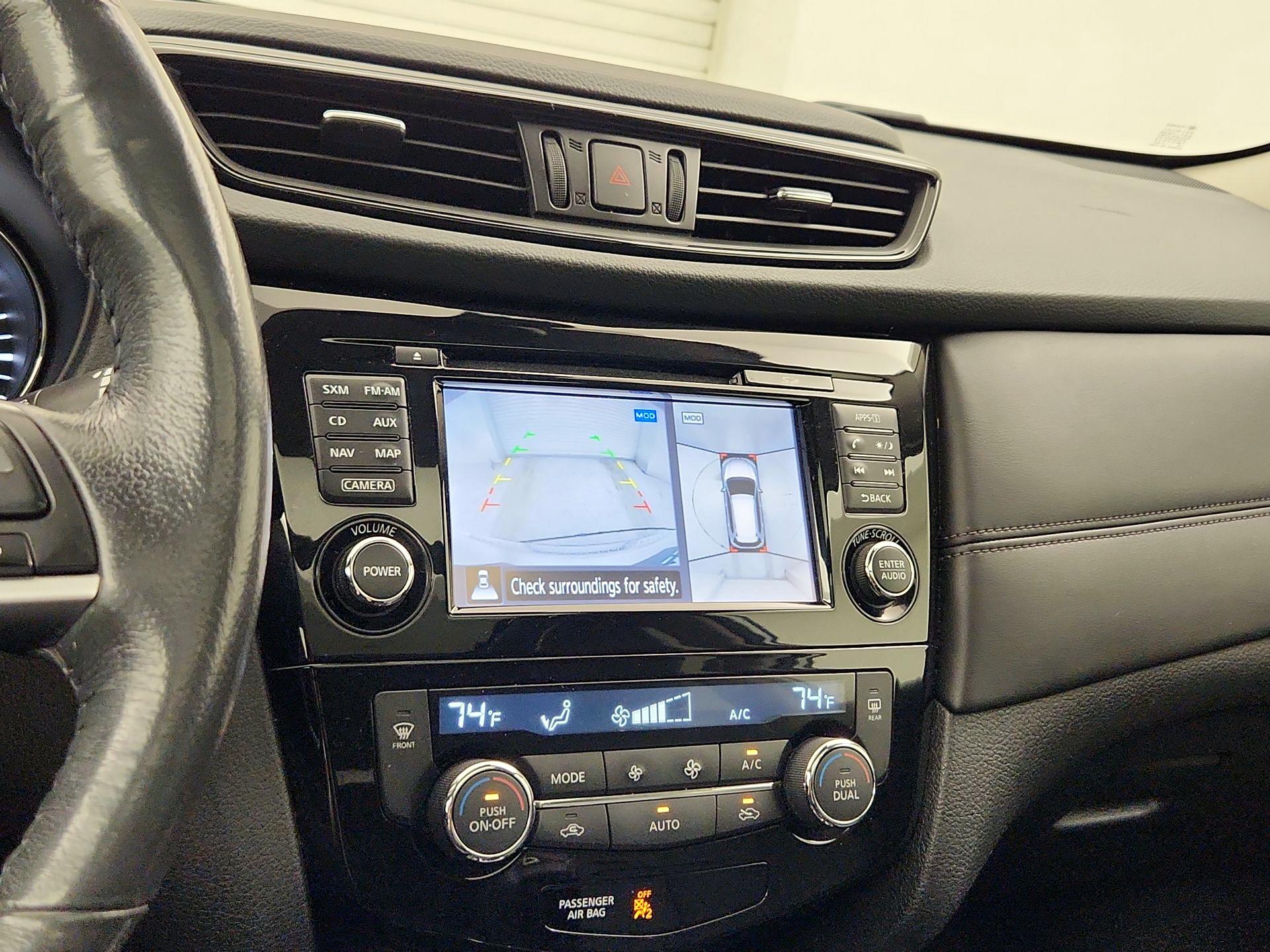 Thumbnail: 2017 Nissan Rogue - 15