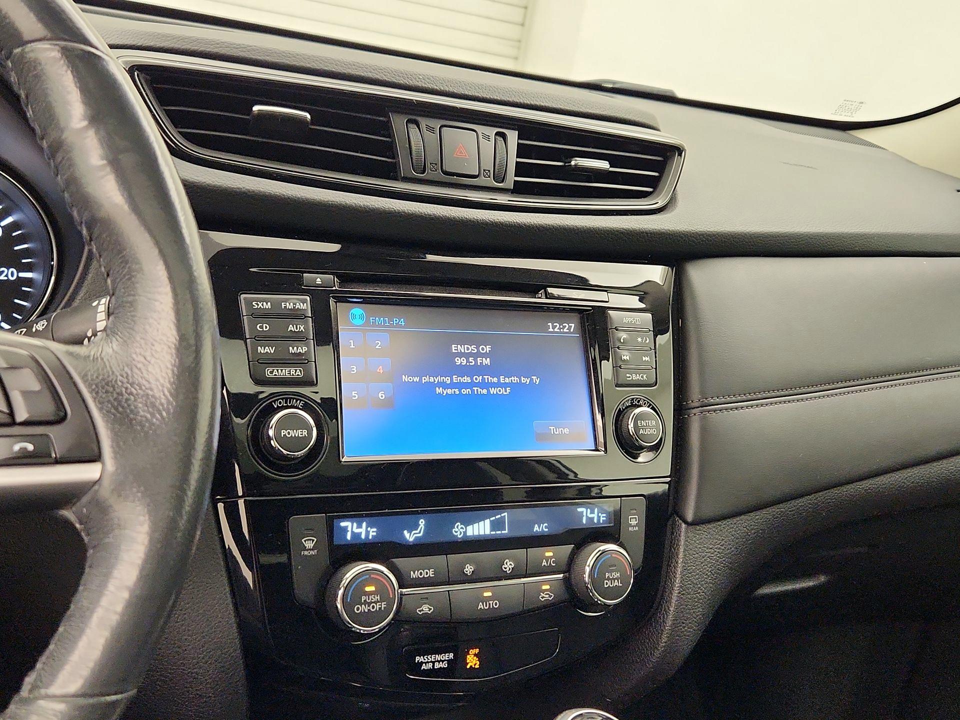 Thumbnail: 2017 Nissan Rogue - 16