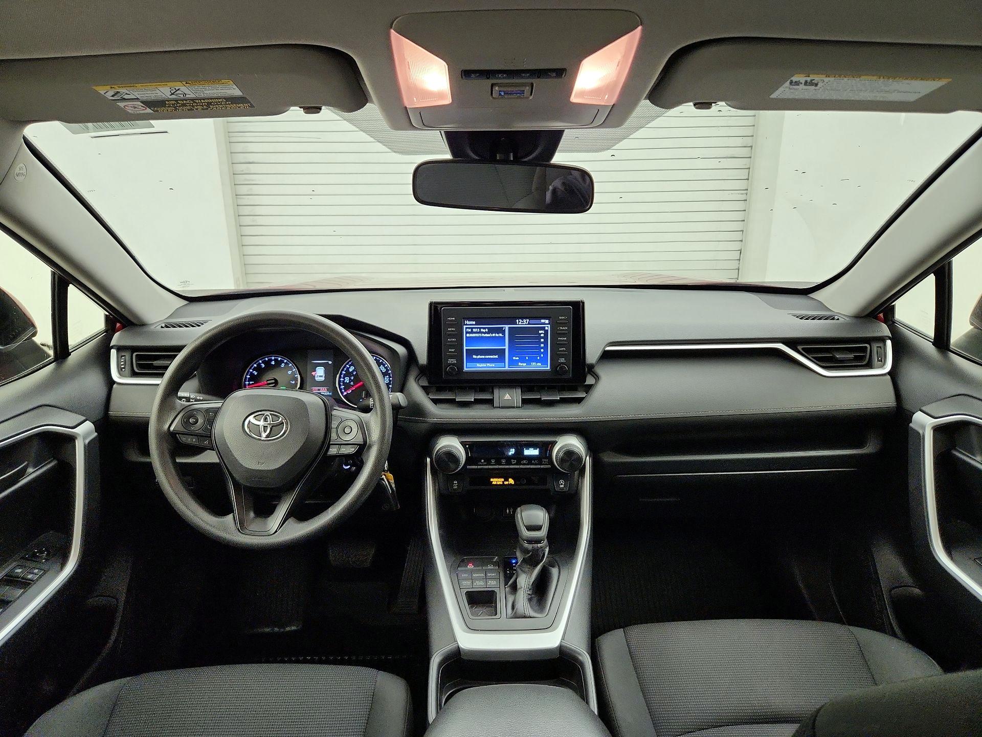 Thumbnail: 2019 Toyota RAV4 - 9