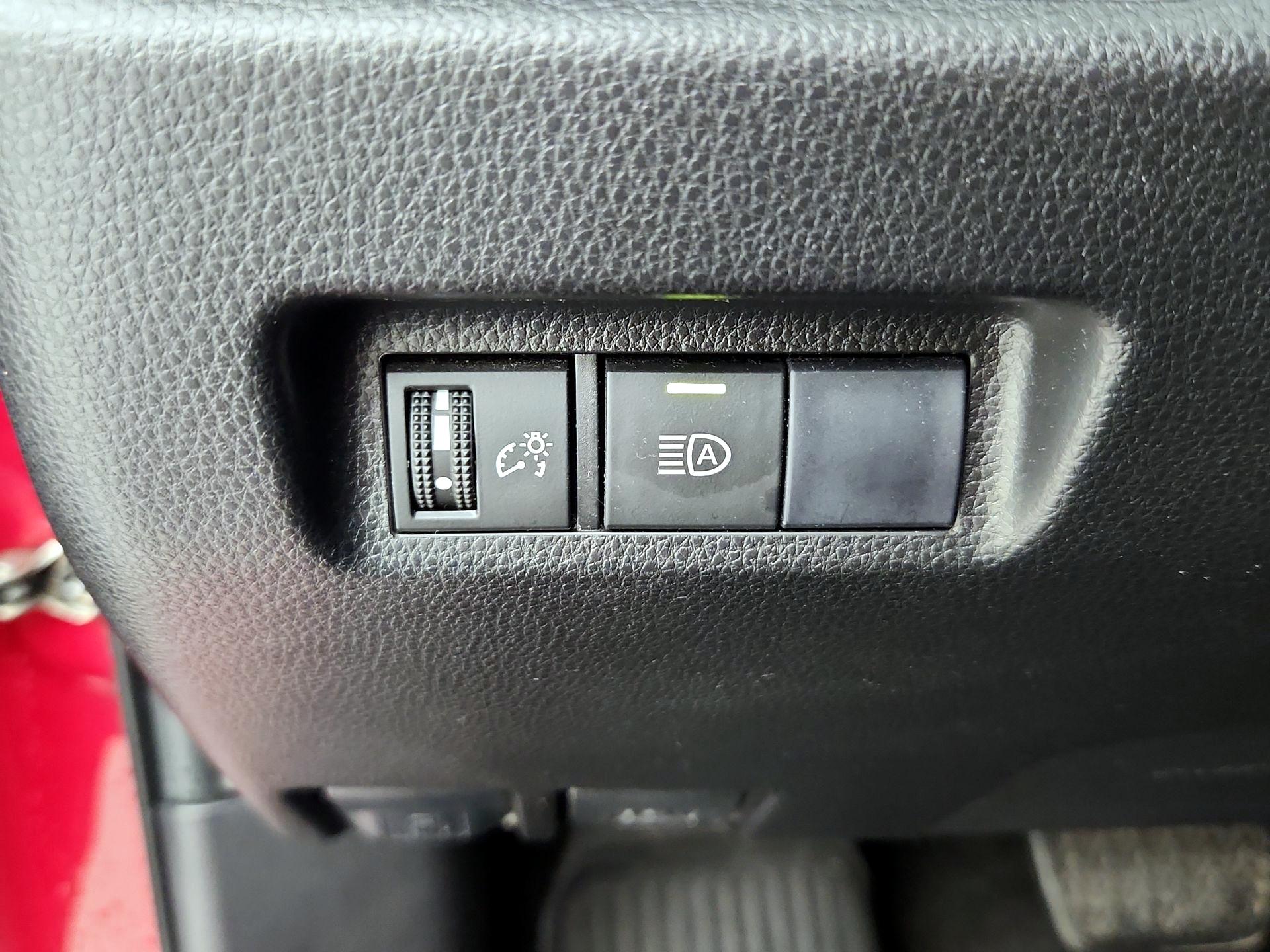 Thumbnail: 2019 Toyota RAV4 - 13