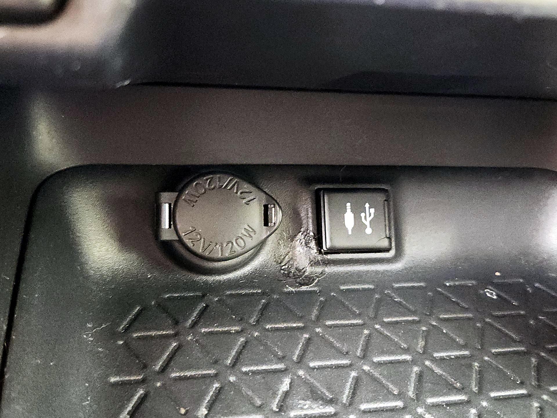 Thumbnail: 2019 Toyota RAV4 - 18