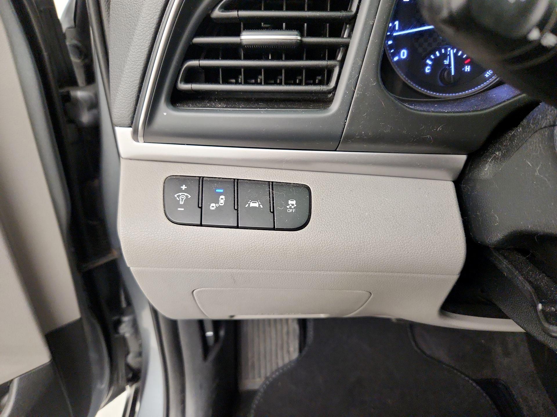 Thumbnail: 2019 Hyundai Elantra - 13