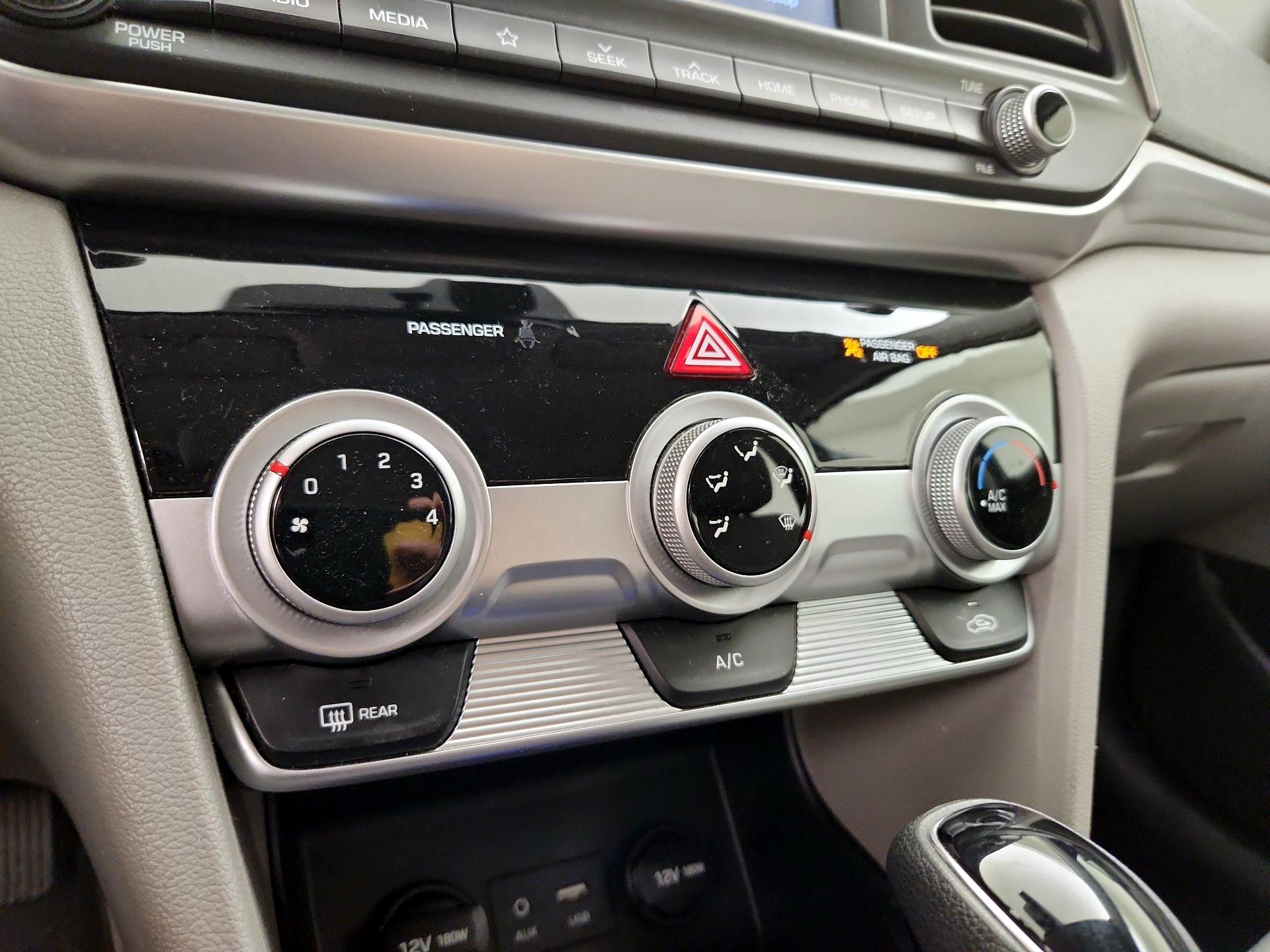 Thumbnail: 2019 Hyundai Elantra - 16