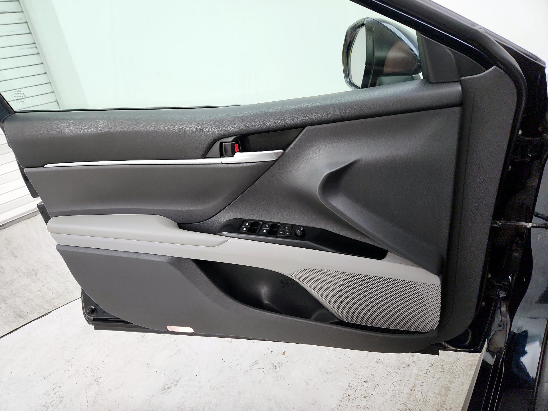 Thumbnail: 2018 Toyota Camry - 12