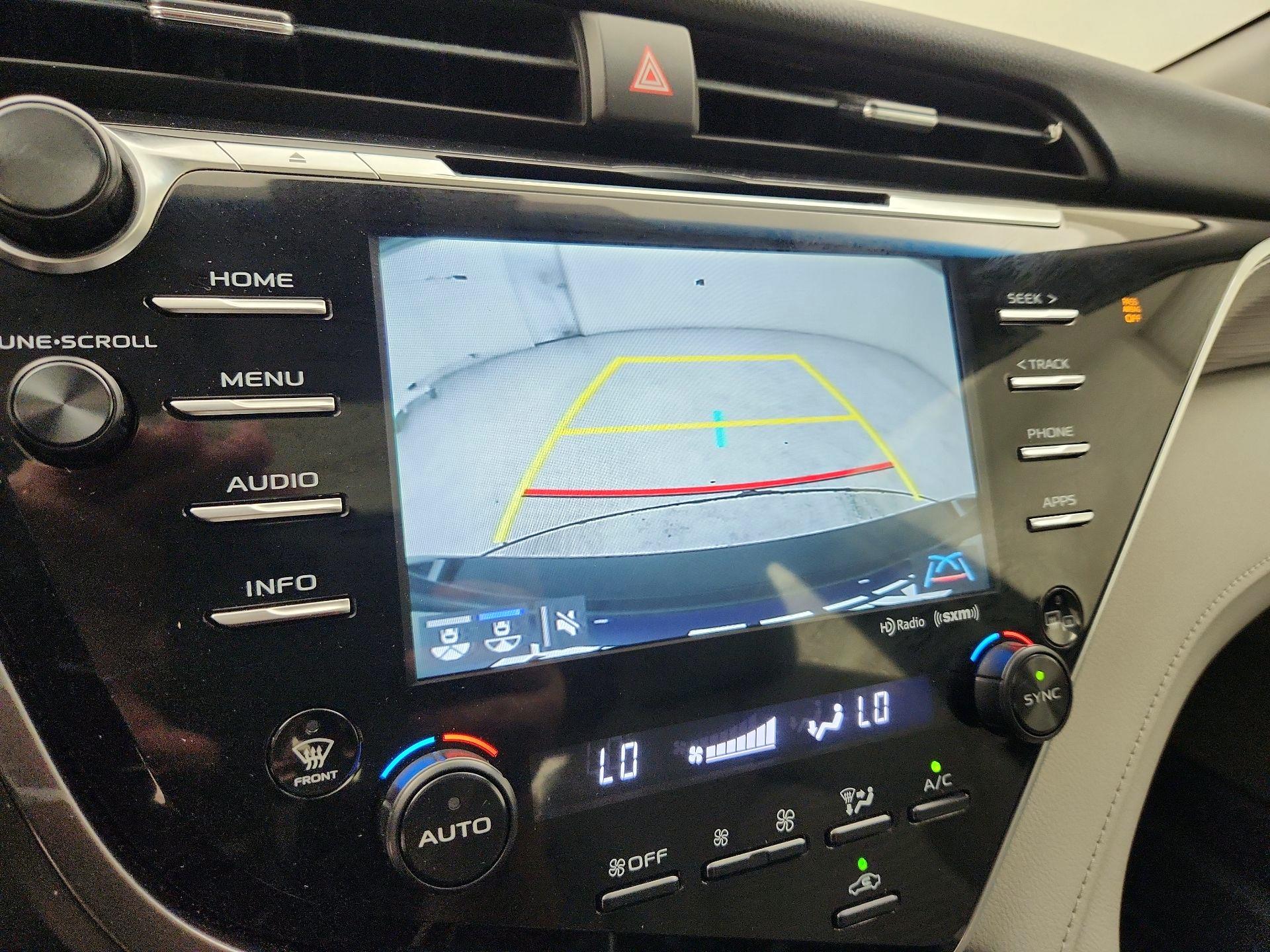 Thumbnail: 2018 Toyota Camry - 14