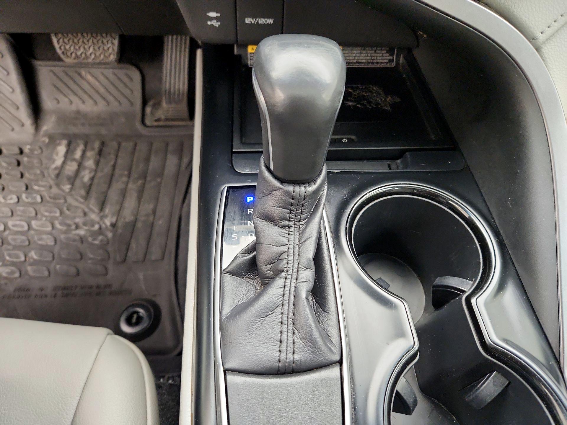 Thumbnail: 2018 Toyota Camry - 17