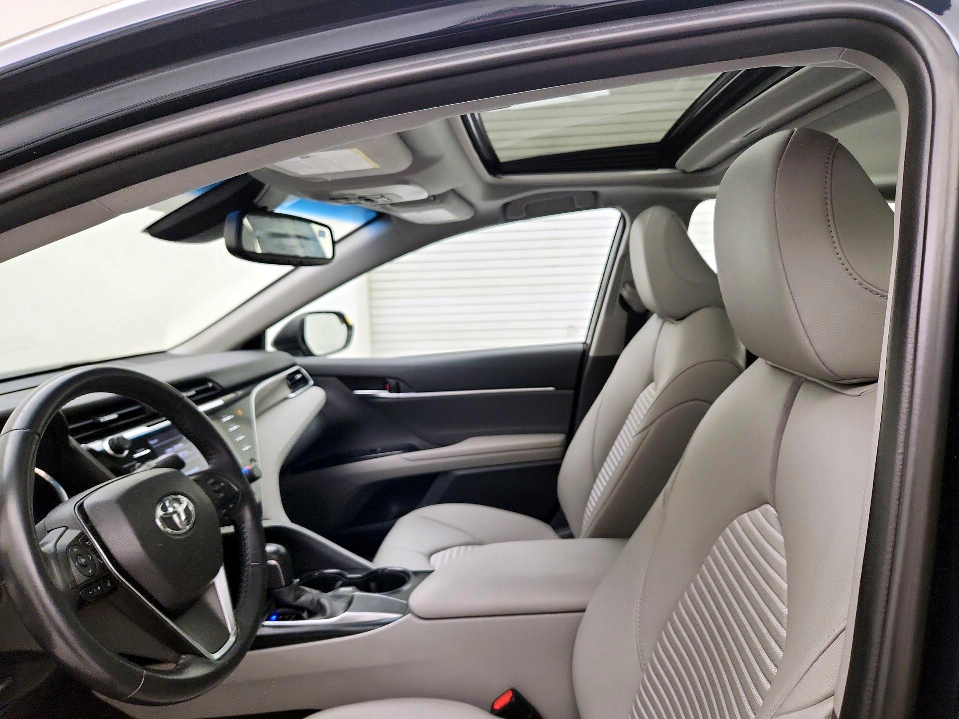 Thumbnail: 2018 Toyota Camry - 19