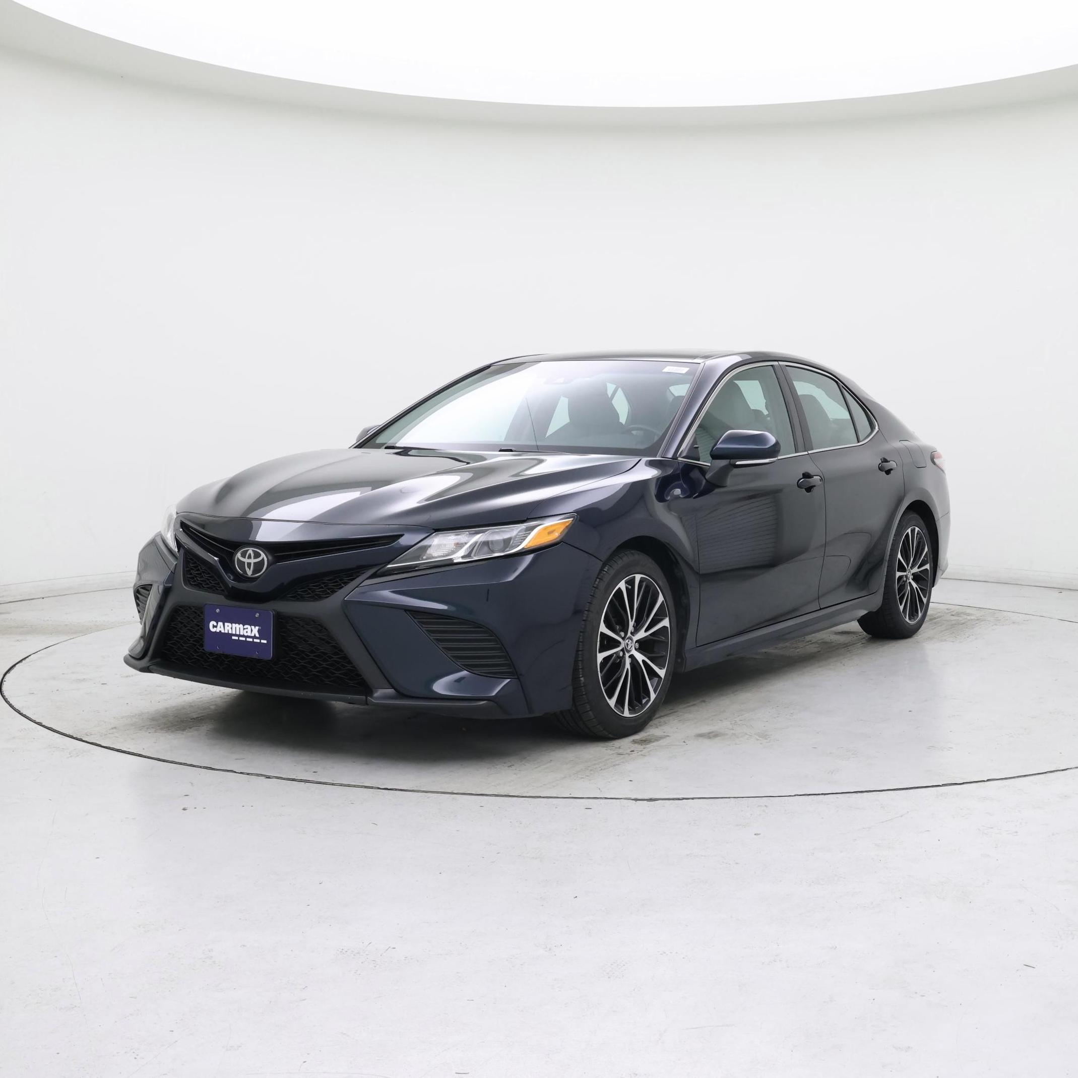 Thumbnail: 2018 Toyota Camry - 4