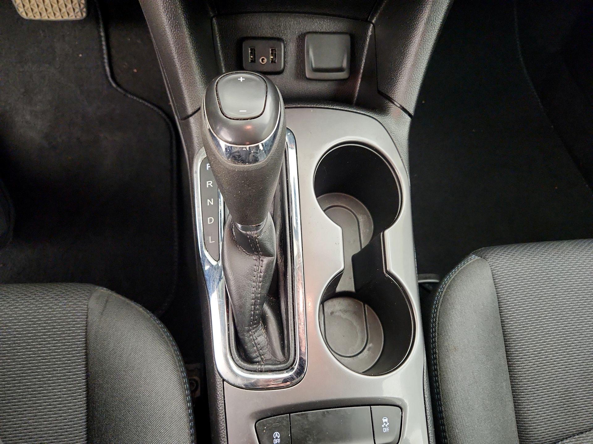 Thumbnail: 2019 Chevrolet Cruze - 17