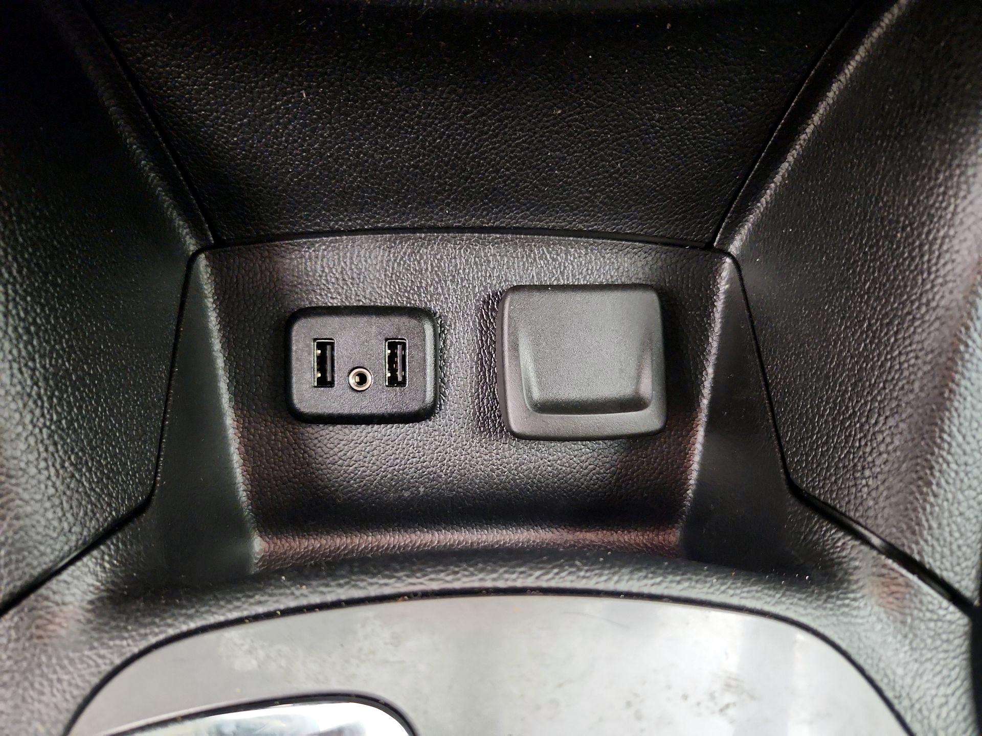 Thumbnail: 2019 Chevrolet Cruze - 18