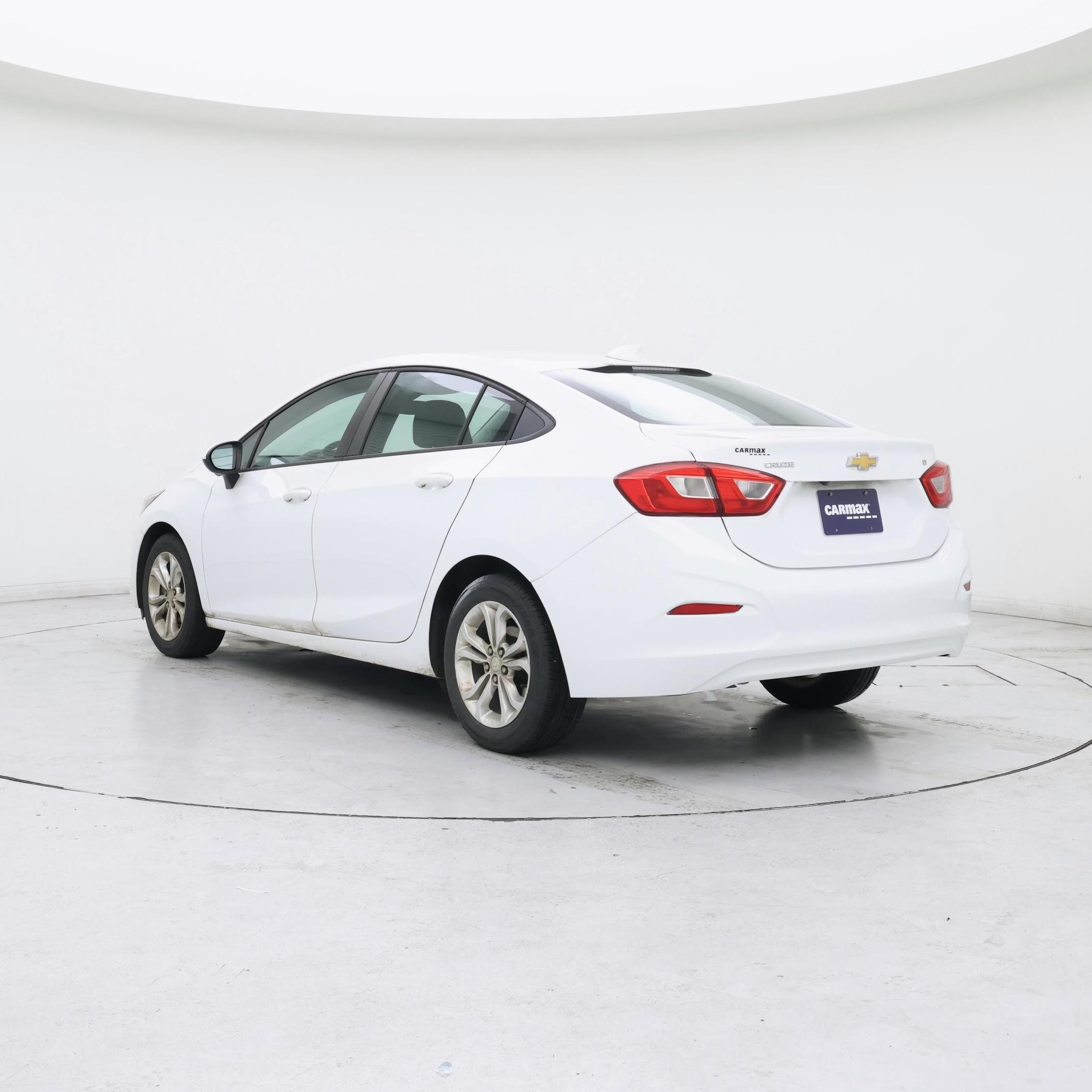 Thumbnail: 2019 Chevrolet Cruze - 2