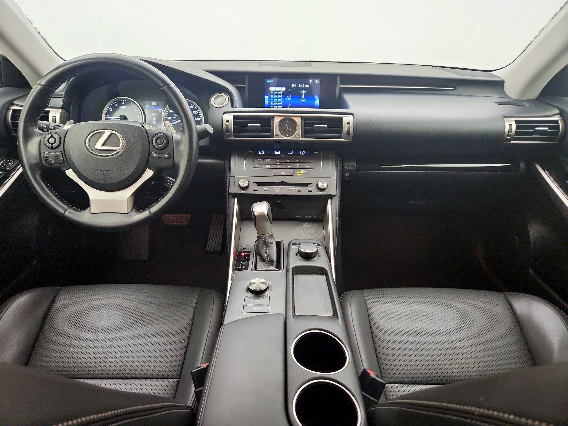 Thumbnail: 2016 Lexus IS - 9