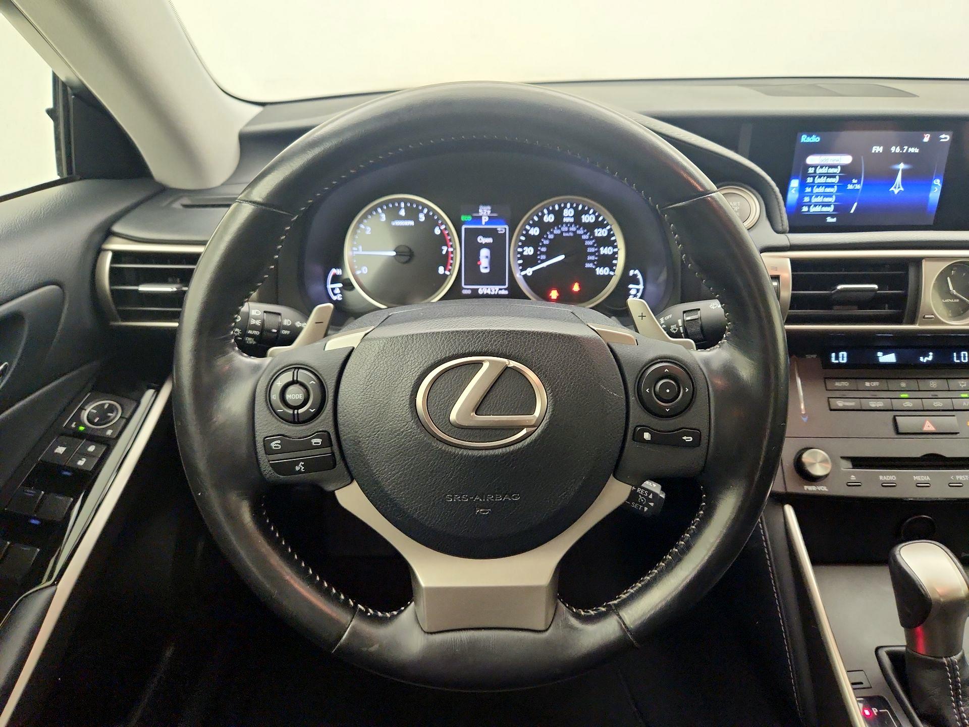 Thumbnail: 2016 Lexus IS - 10