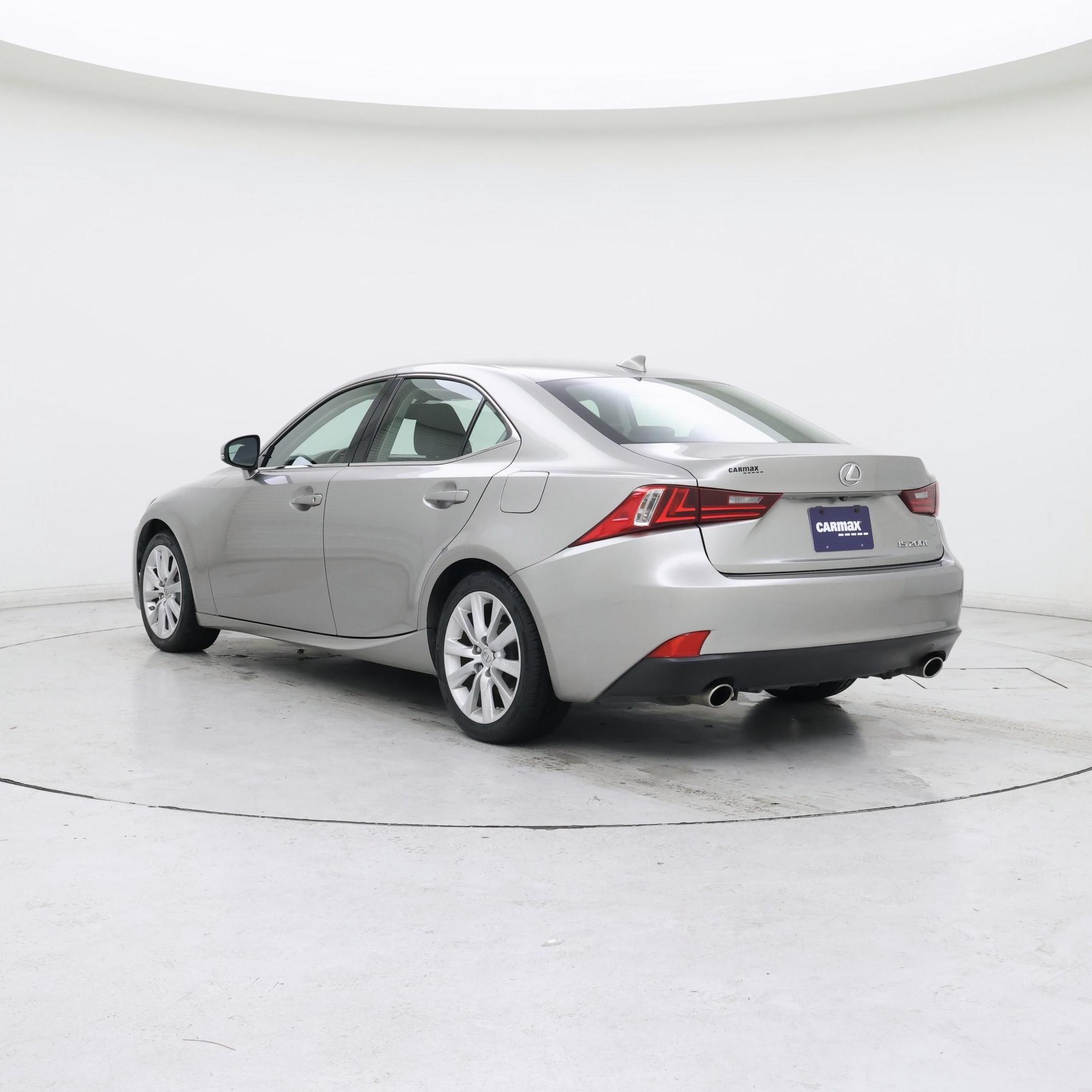 Thumbnail: 2016 Lexus IS - 2