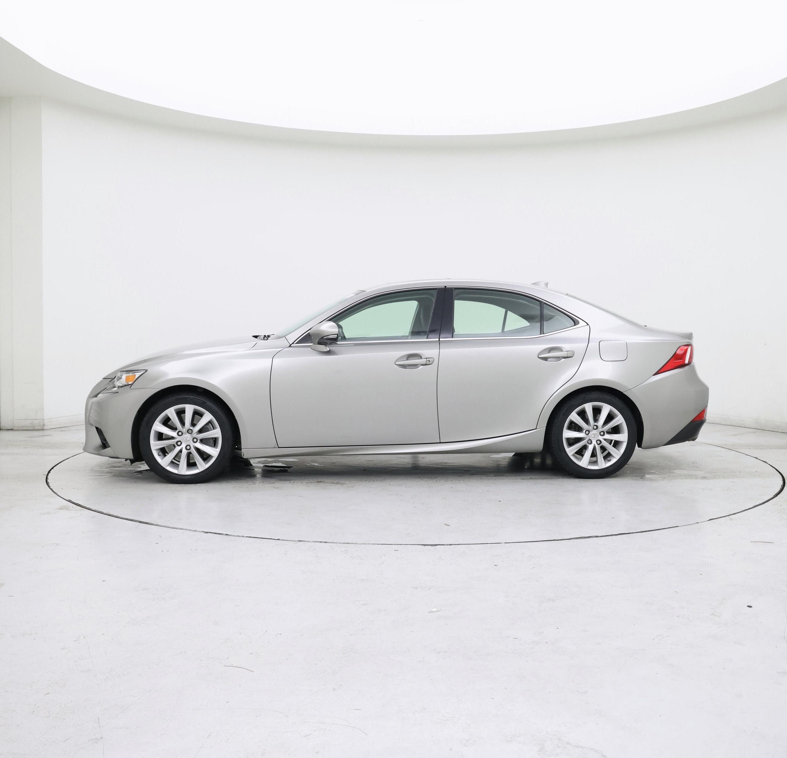 Thumbnail: 2016 Lexus IS - 3