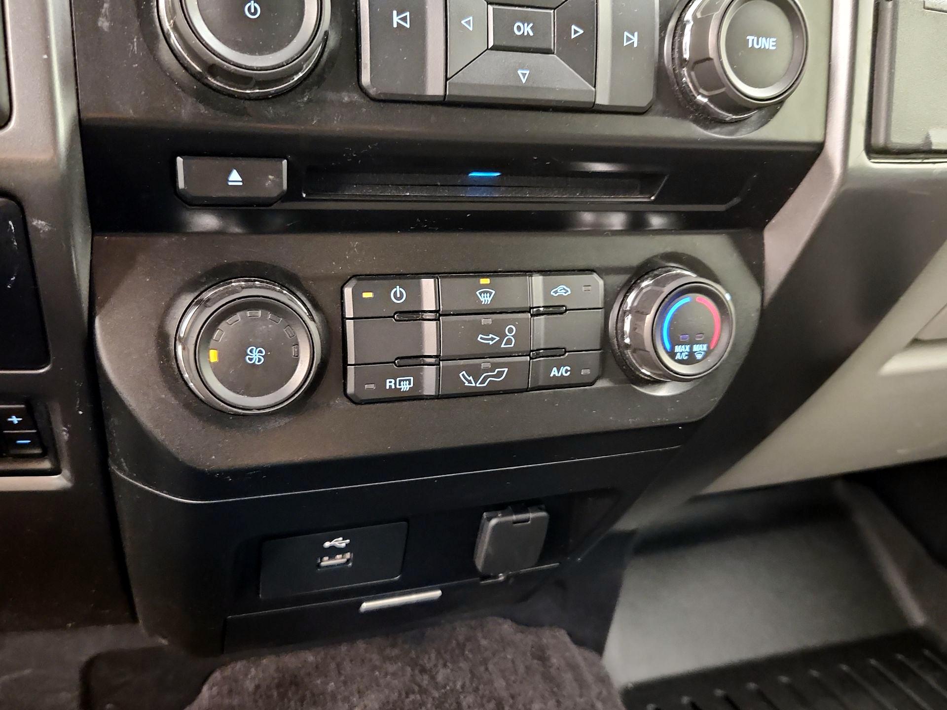 Thumbnail: 2016 Ford F-150 - 16