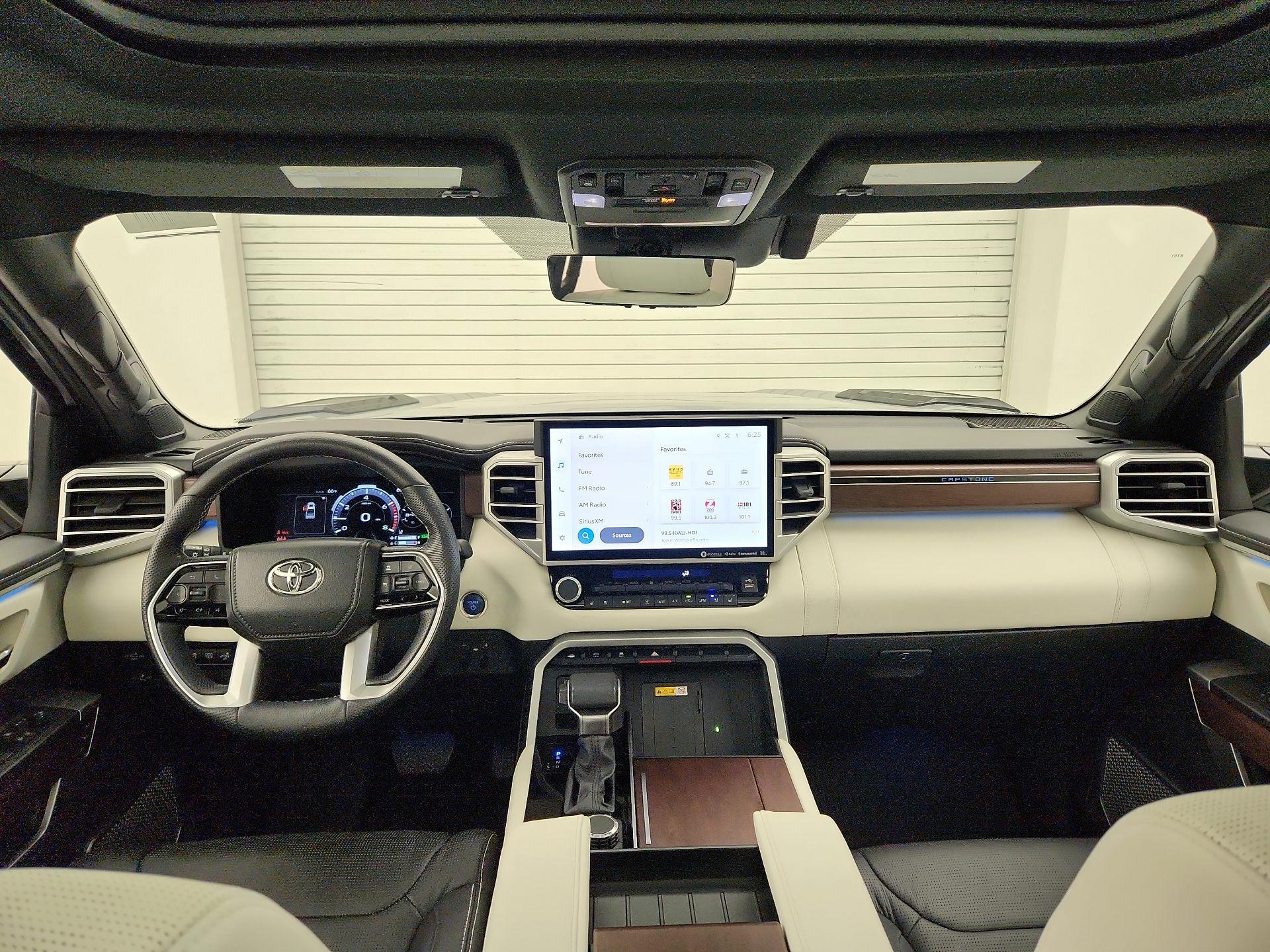 Thumbnail: 2024 Toyota Tundra - 9