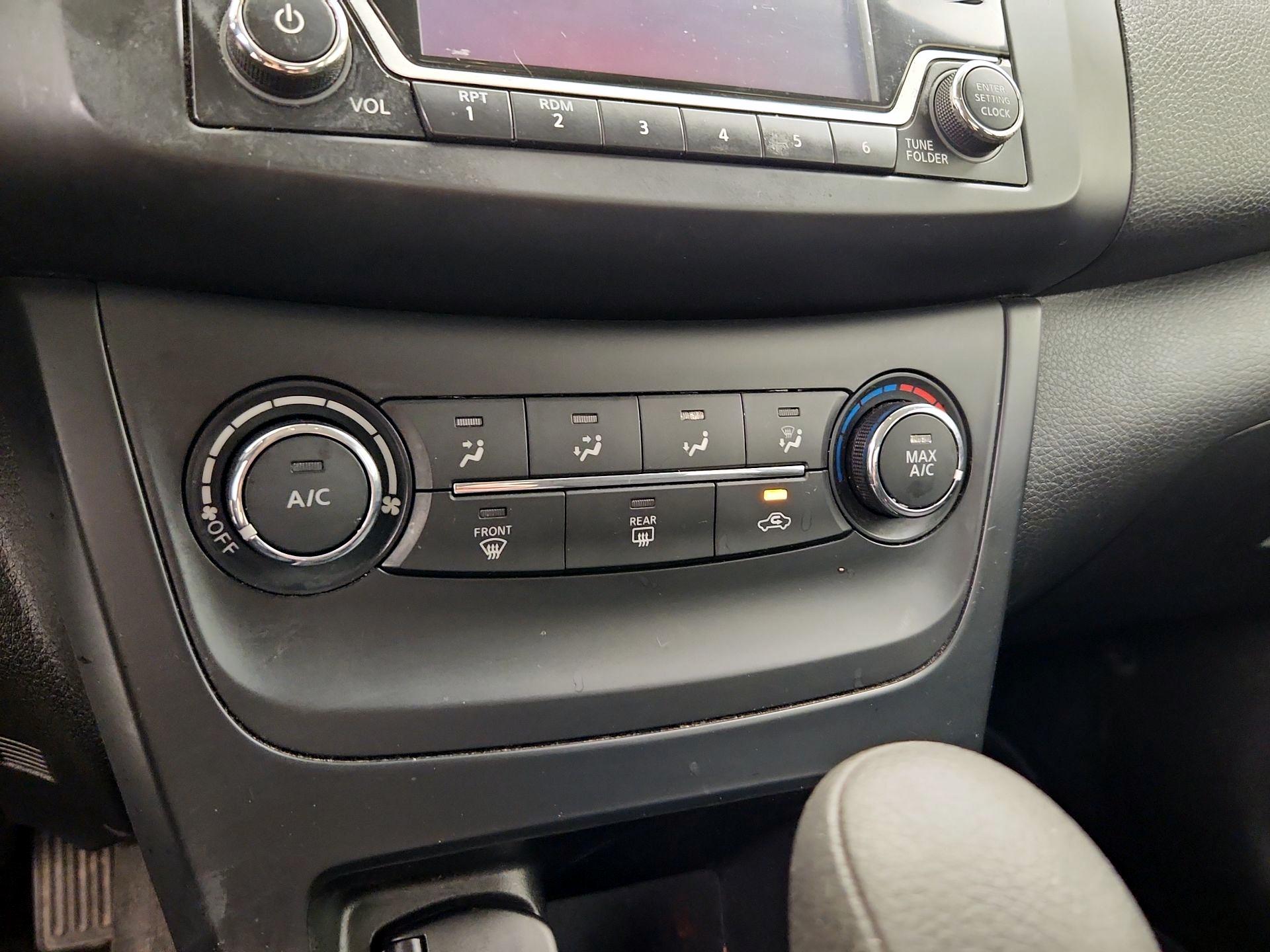 Thumbnail: 2018 Nissan Sentra - 16