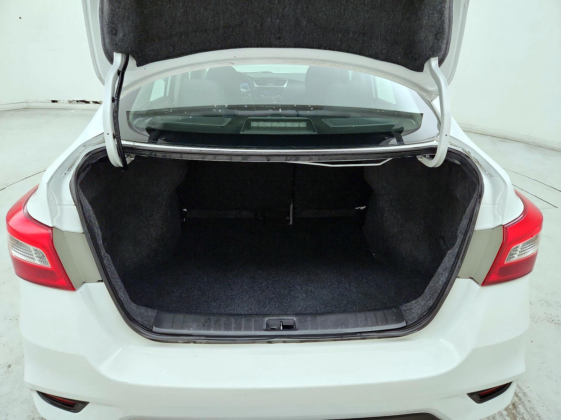 Thumbnail: 2018 Nissan Sentra - 20