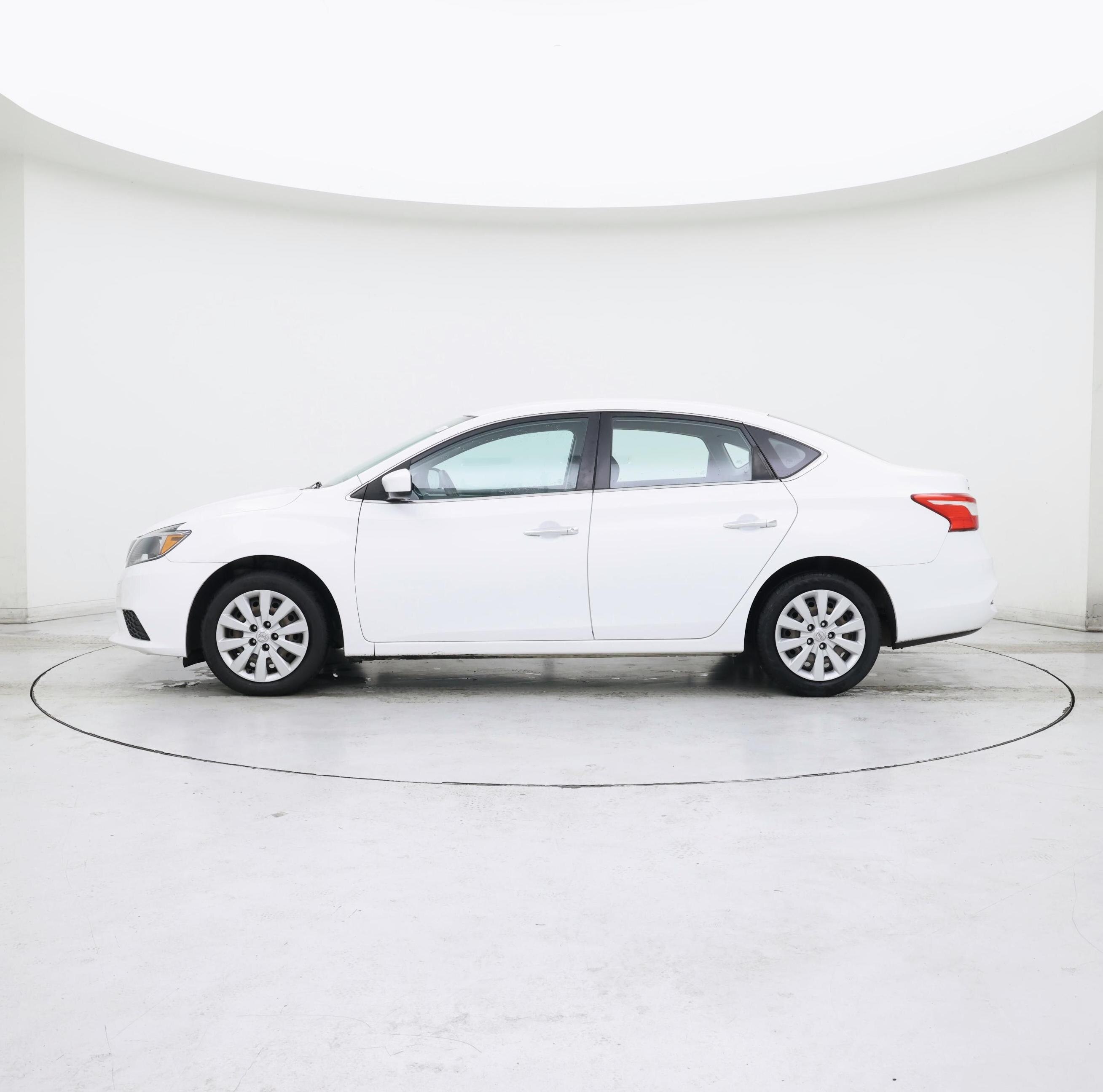 Thumbnail: 2018 Nissan Sentra - 3