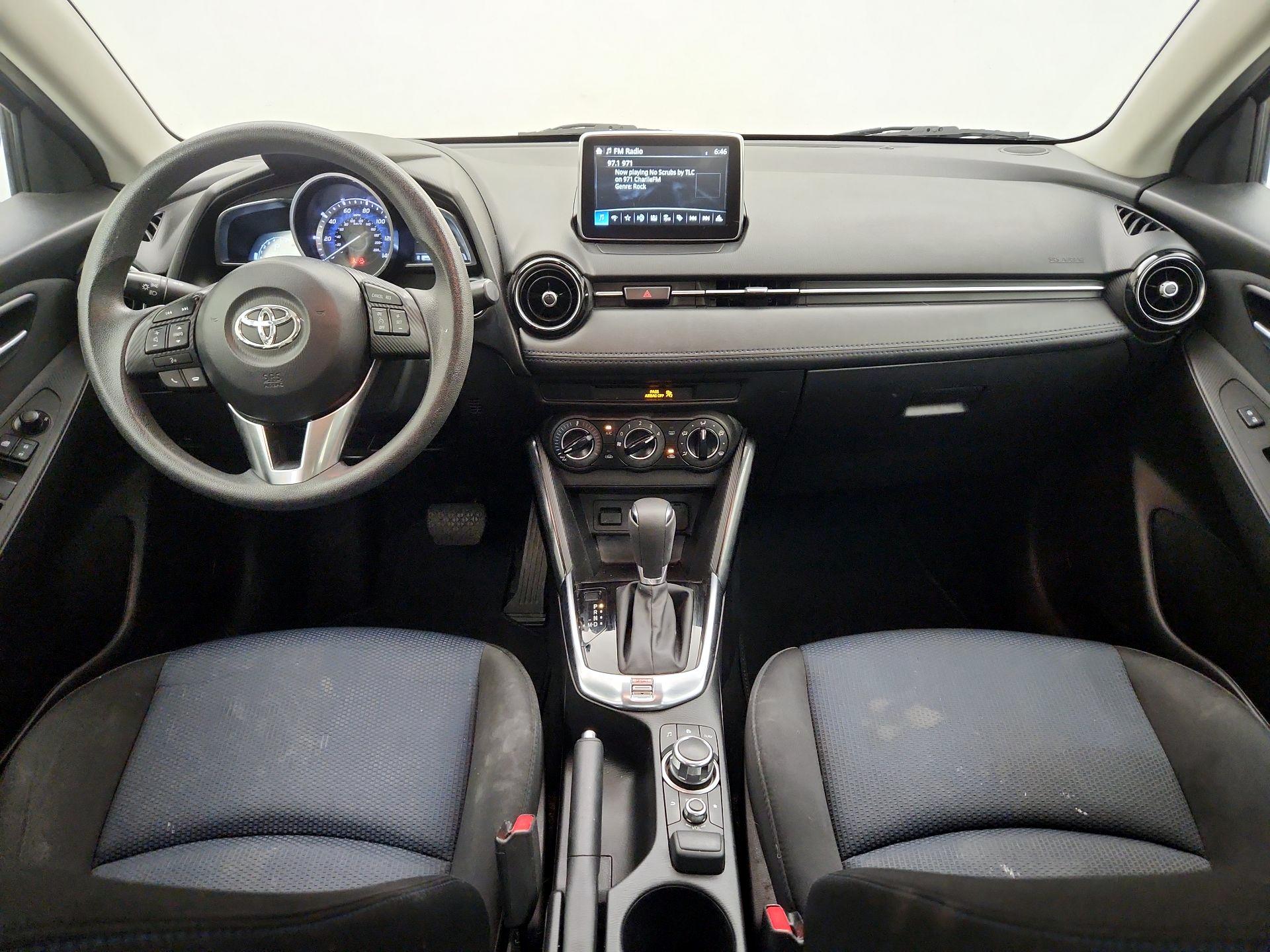 Thumbnail: 2017 Toyota Yaris iA - 9