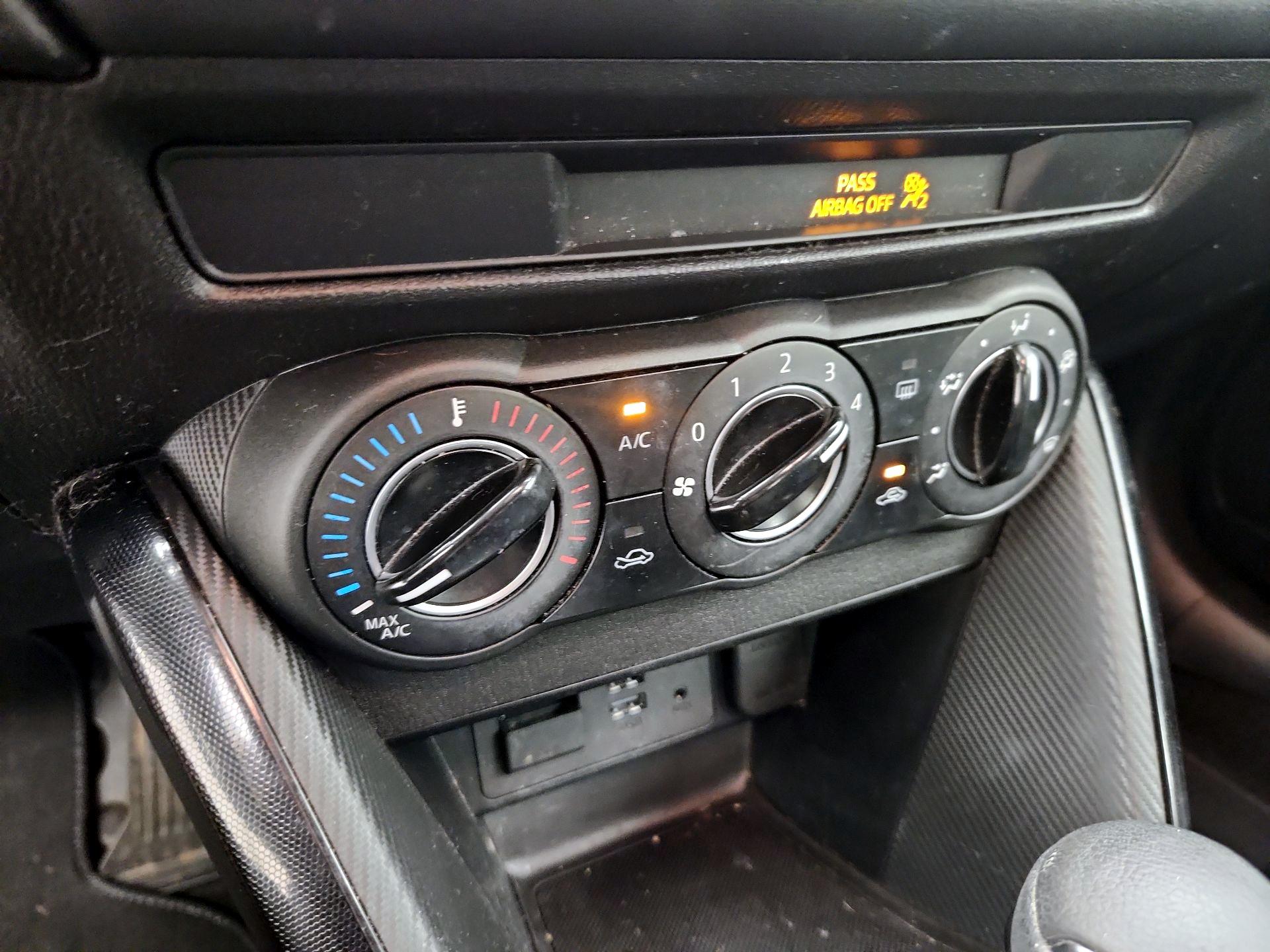 Thumbnail: 2017 Toyota Yaris iA - 16