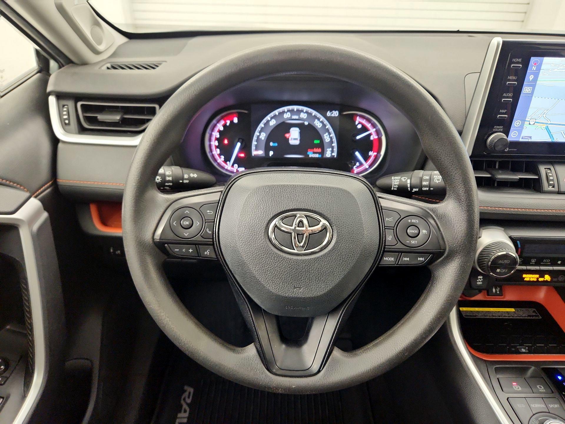 Thumbnail: 2019 Toyota RAV4 - 10