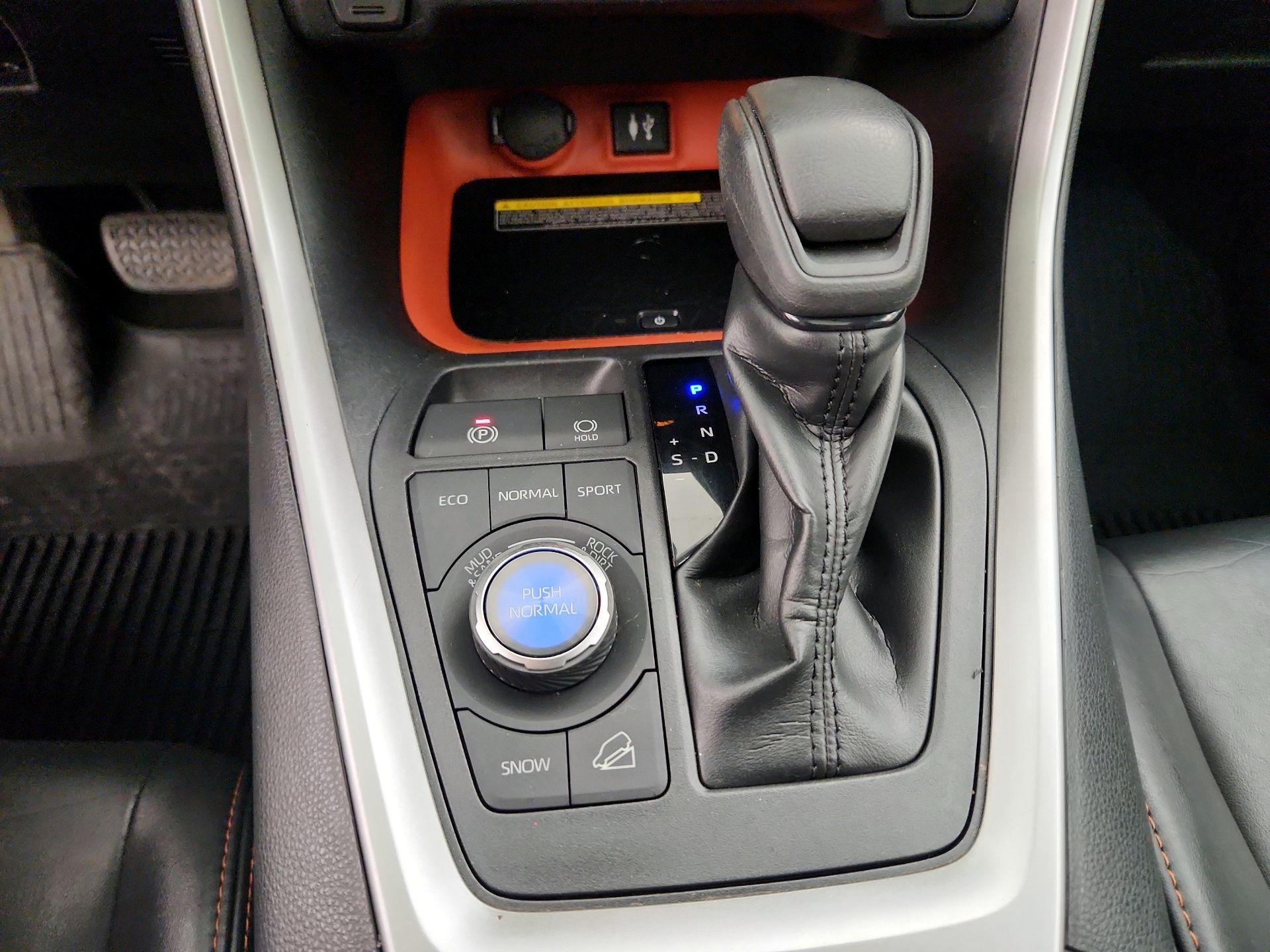 Thumbnail: 2019 Toyota RAV4 - 18