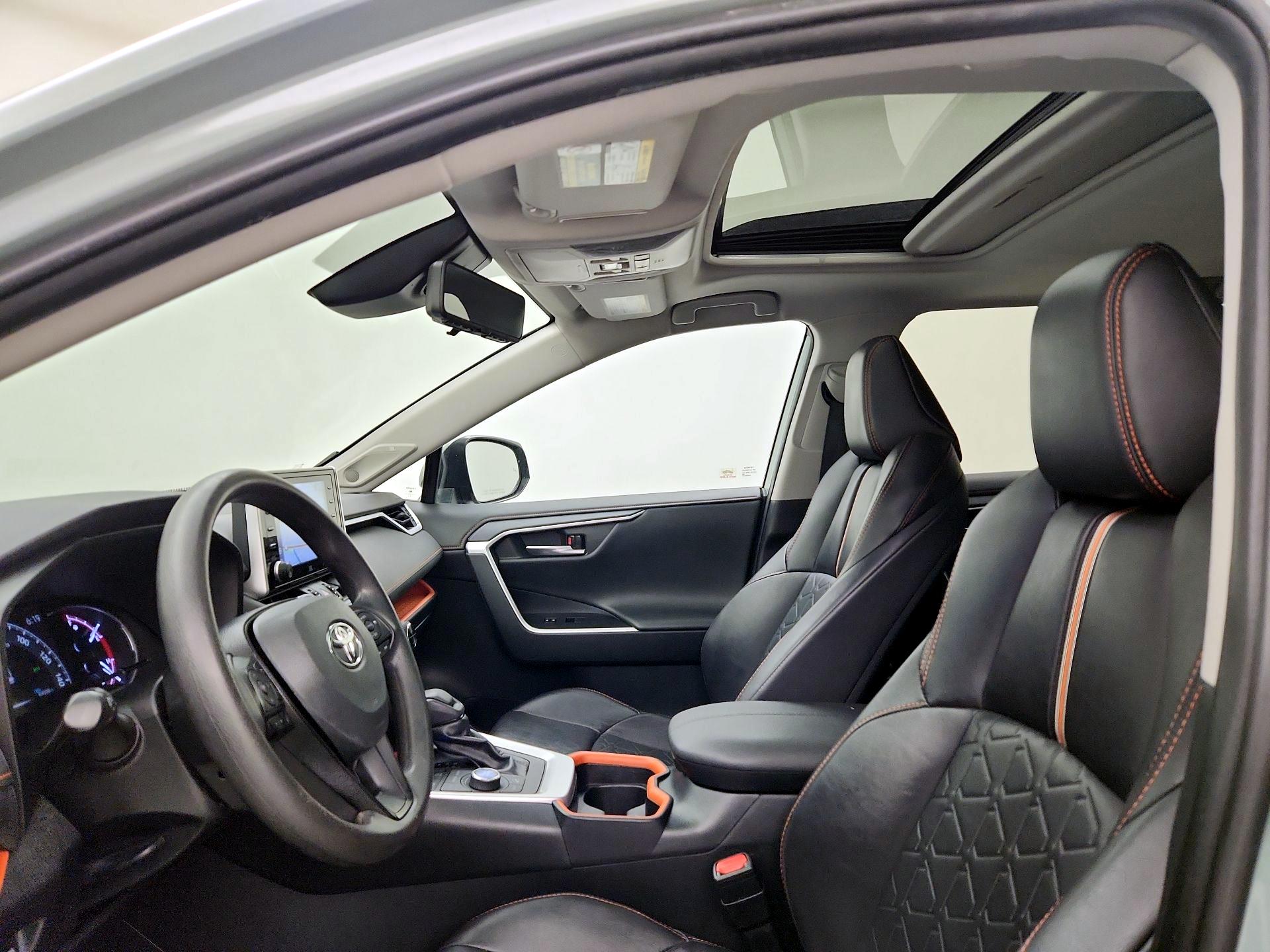 Thumbnail: 2019 Toyota RAV4 - 20