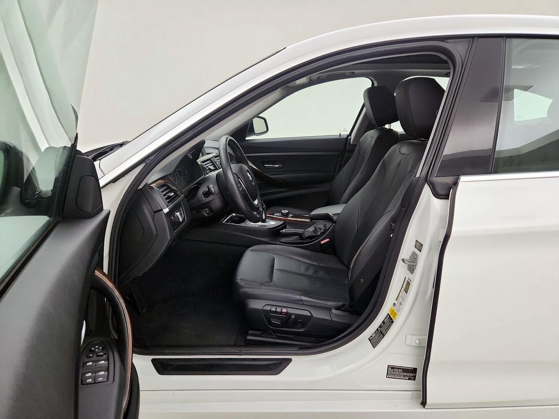 Thumbnail: 2015 BMW 3 Series - 11