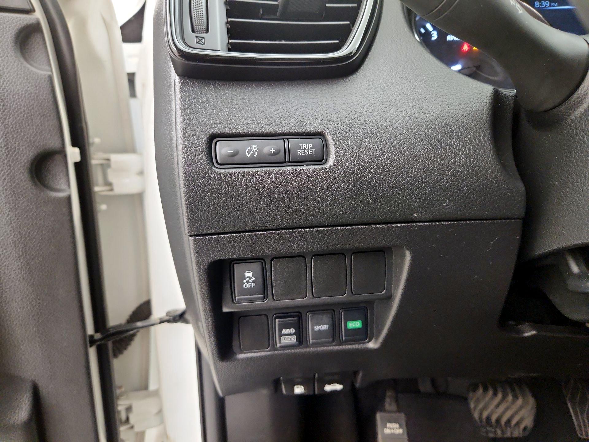 Thumbnail: 2017 Nissan Rogue - 13