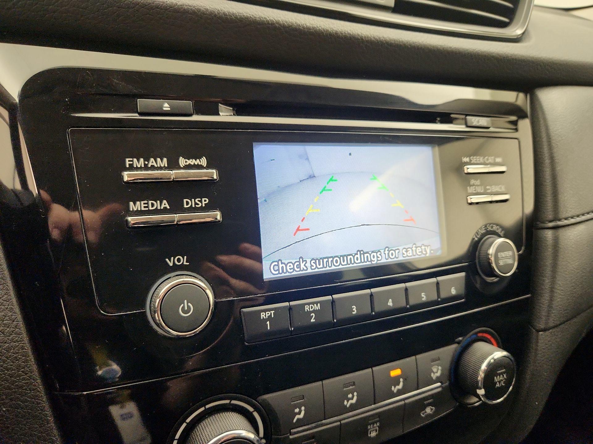 Thumbnail: 2017 Nissan Rogue - 14