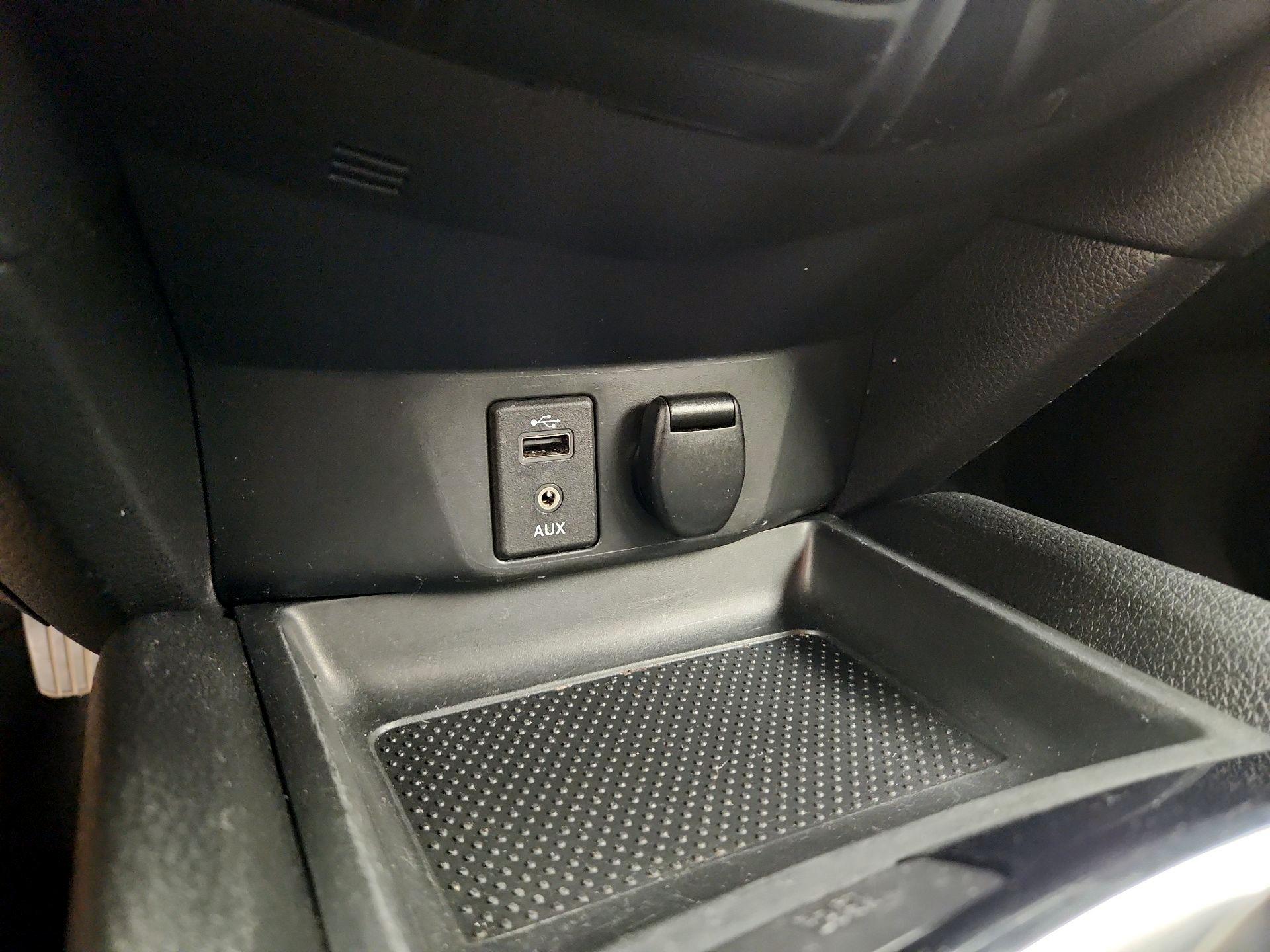 Thumbnail: 2017 Nissan Rogue - 18