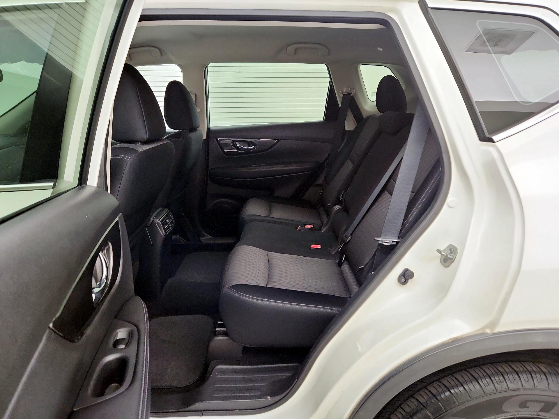 Thumbnail: 2017 Nissan Rogue - 19