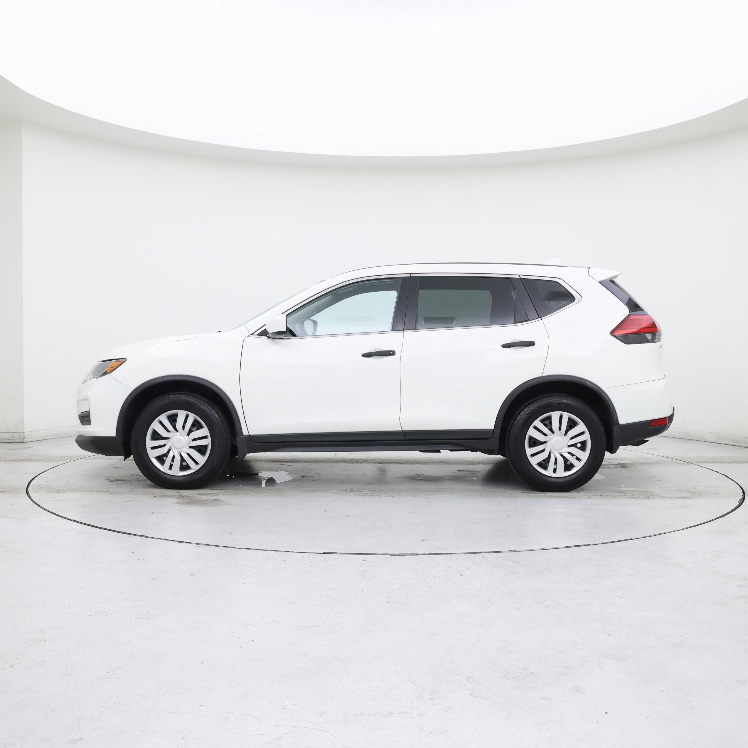 Thumbnail: 2017 Nissan Rogue - 3