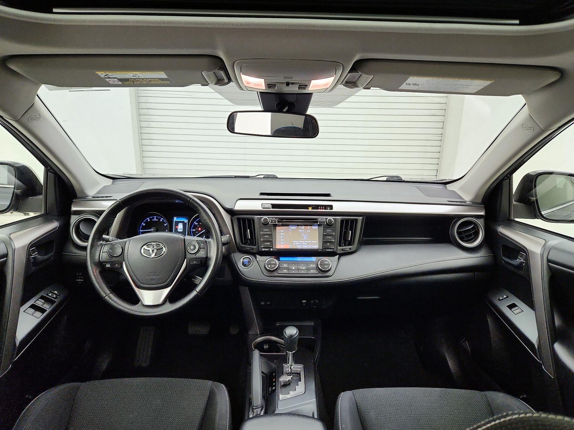 Thumbnail: 2018 Toyota RAV4 - 9