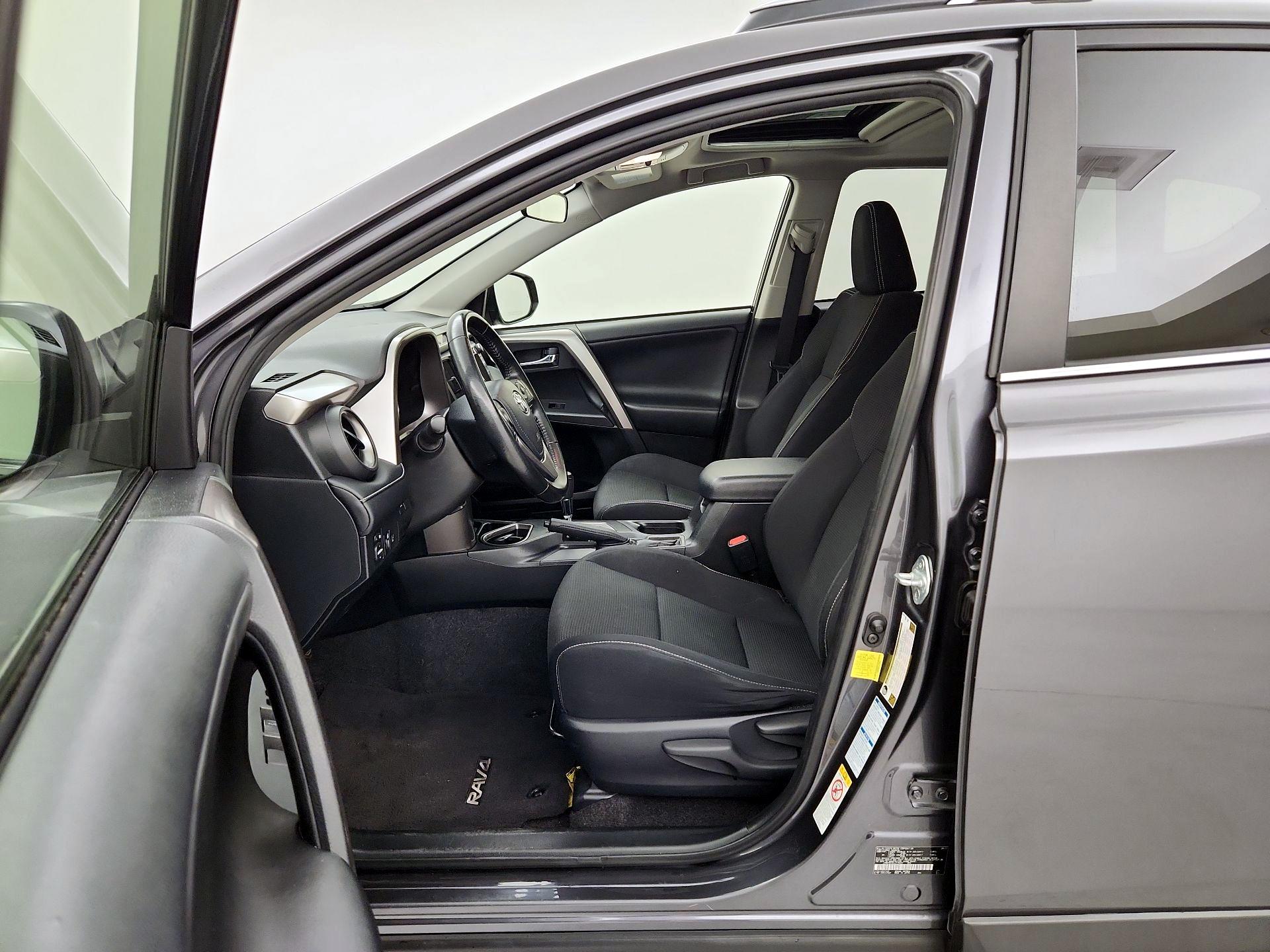 Thumbnail: 2018 Toyota RAV4 - 11