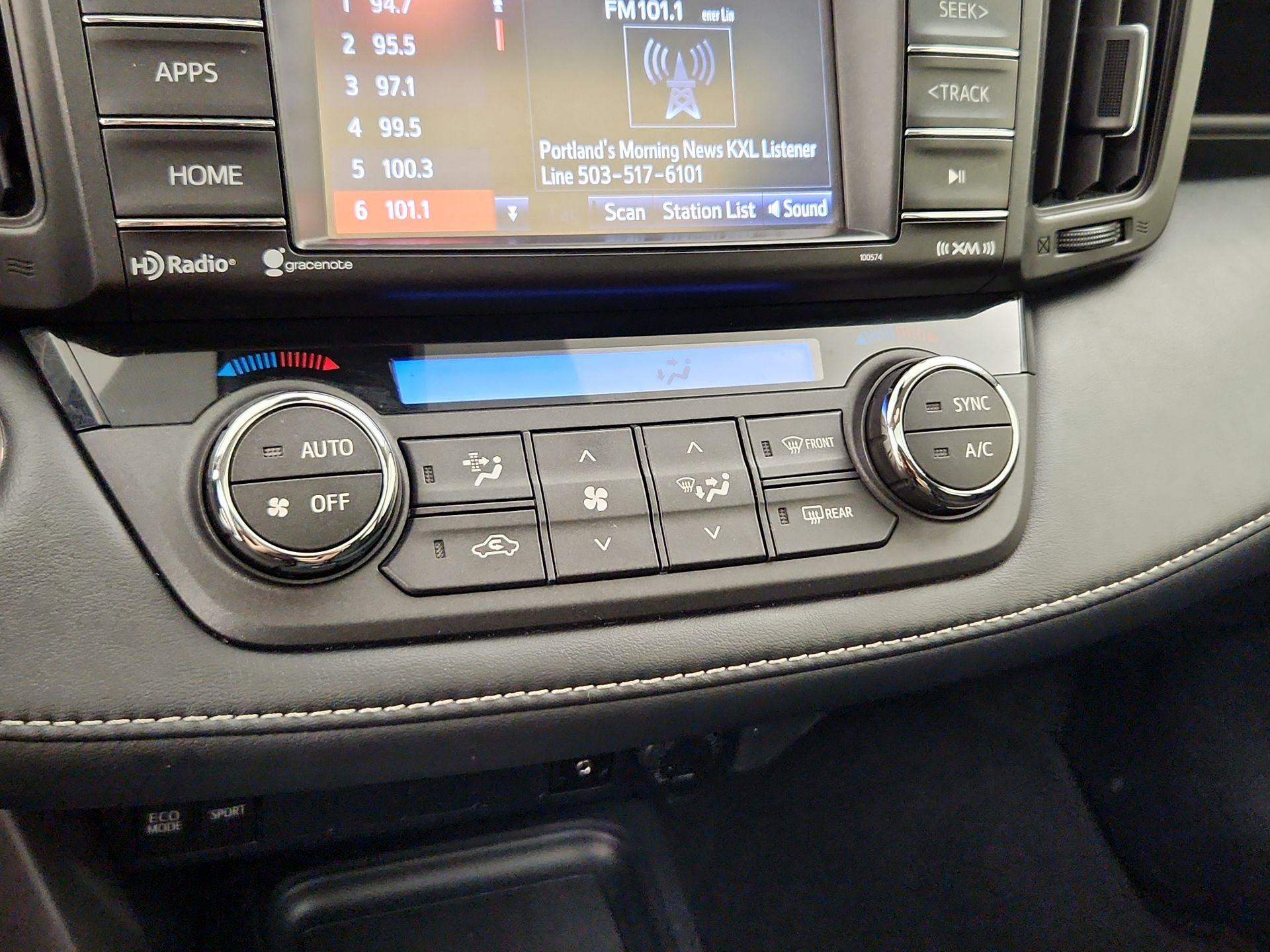 Thumbnail: 2018 Toyota RAV4 - 16