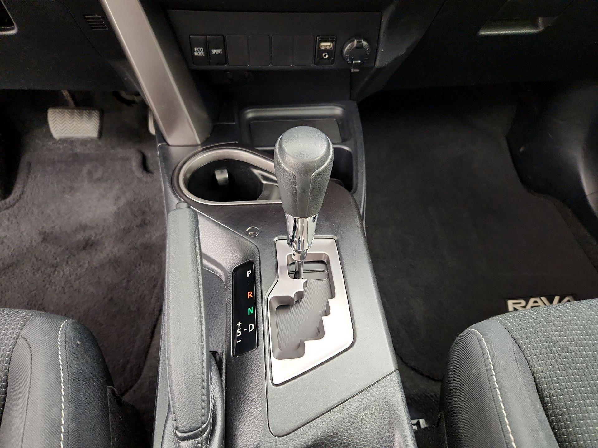 Thumbnail: 2018 Toyota RAV4 - 17