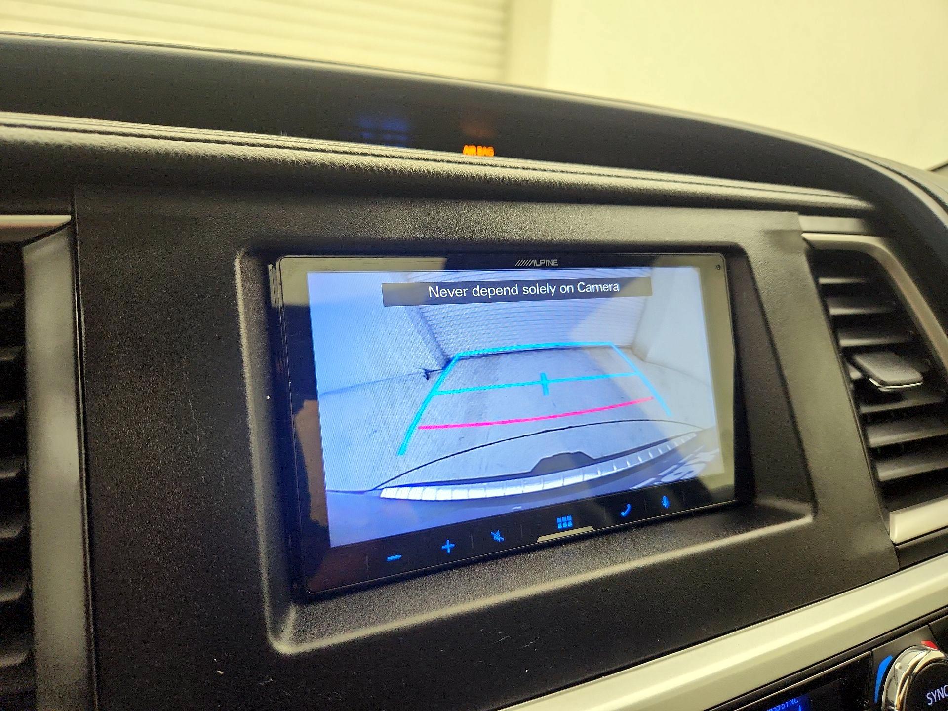 Thumbnail: 2015 Toyota Highlander - 14