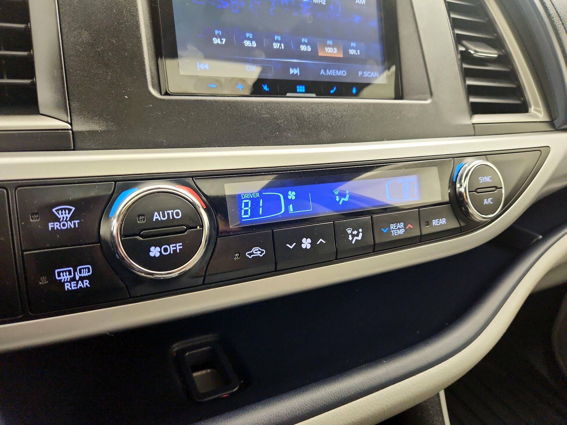 Thumbnail: 2015 Toyota Highlander - 16