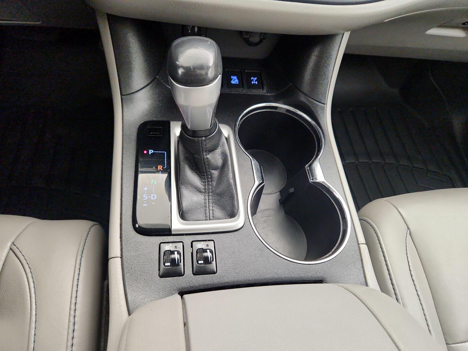 Thumbnail: 2015 Toyota Highlander - 17