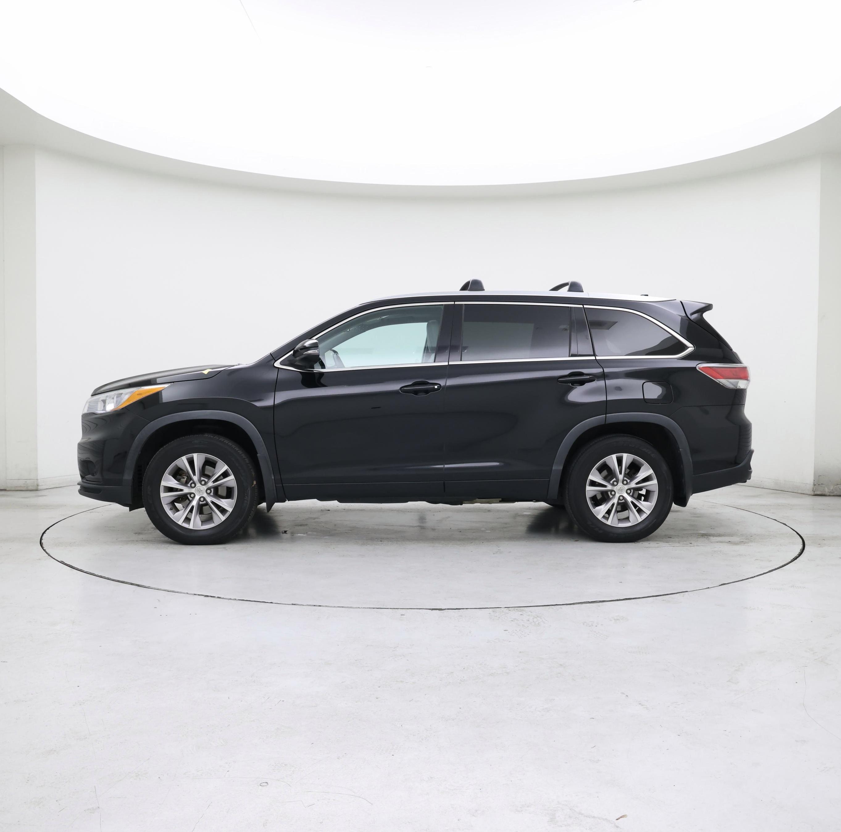 Thumbnail: 2015 Toyota Highlander - 3