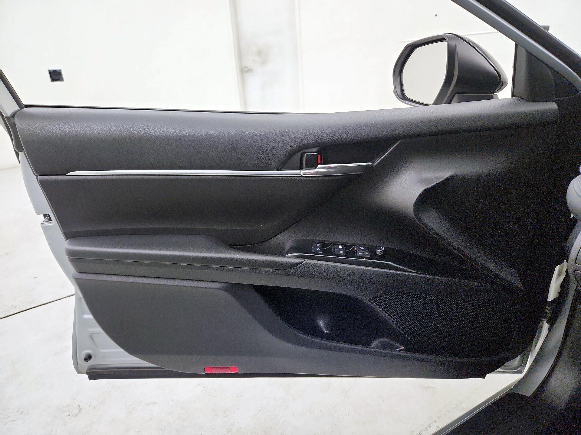 Thumbnail: 2020 Toyota Camry - 12