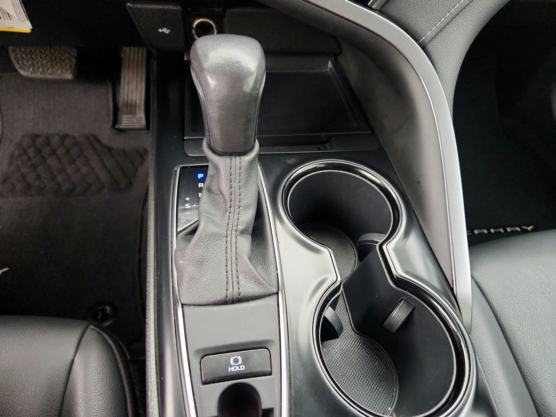 Thumbnail: 2020 Toyota Camry - 17