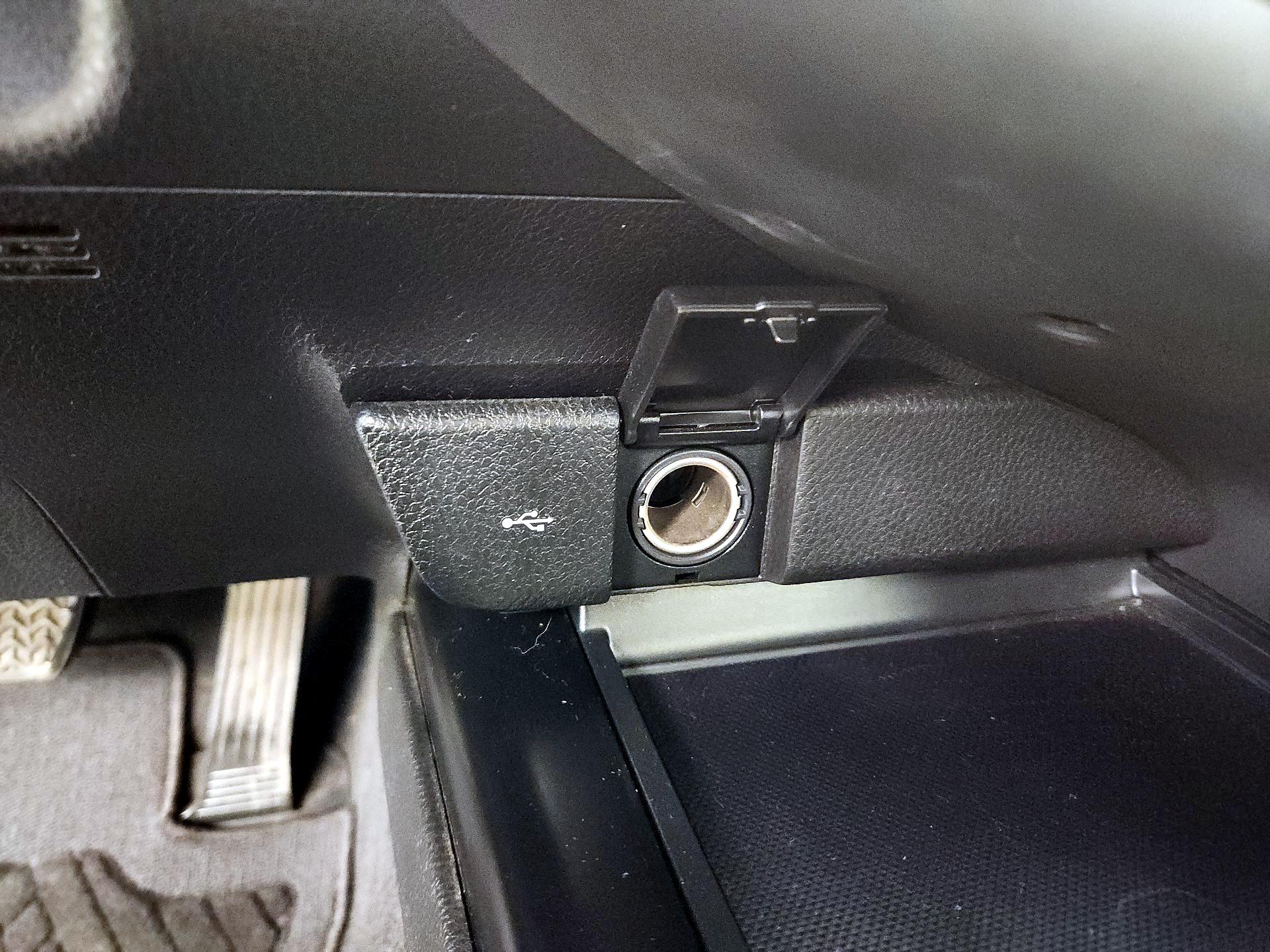 Thumbnail: 2020 Toyota Camry - 18