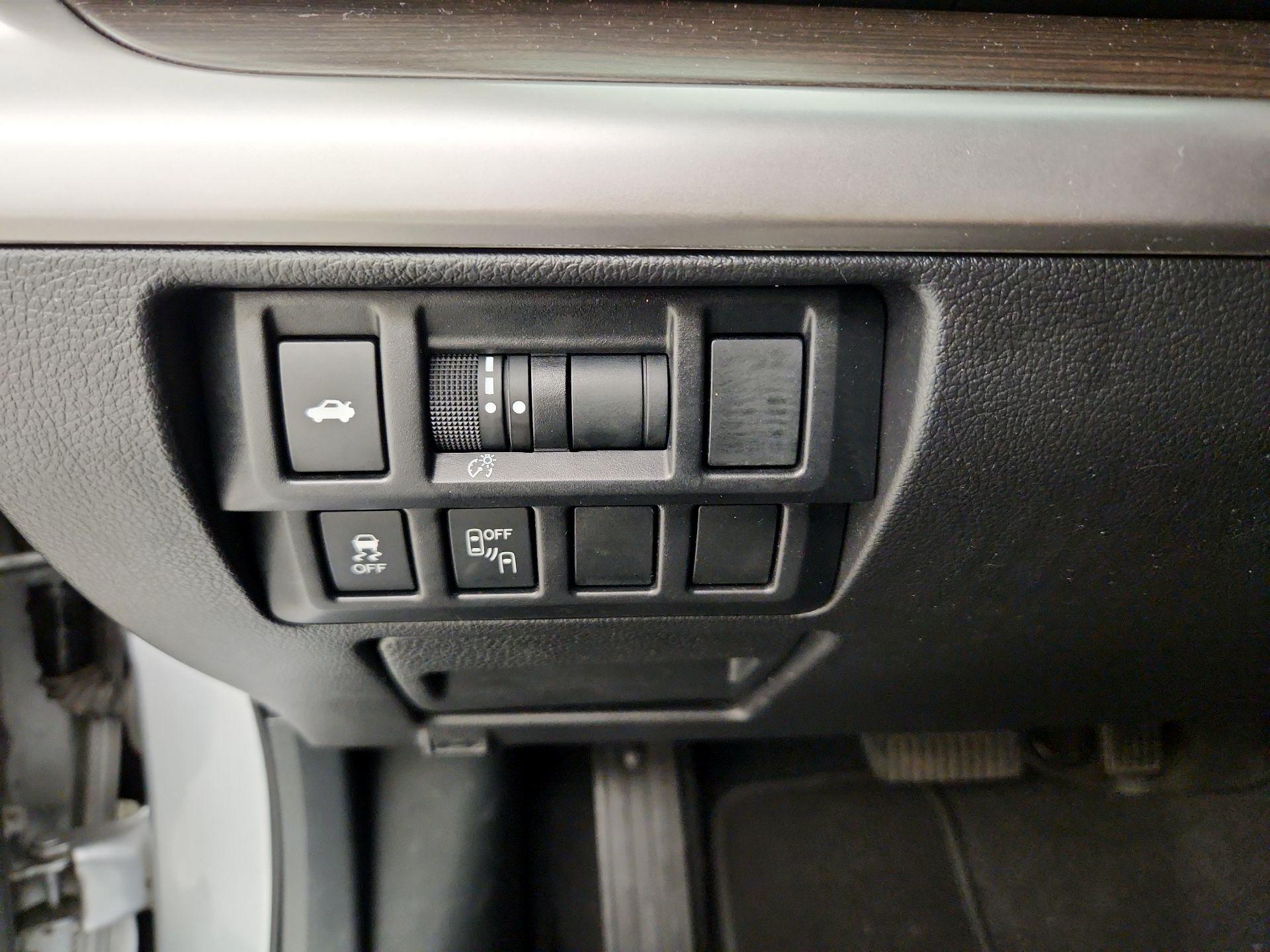 Thumbnail: 2016 Subaru Legacy - 13