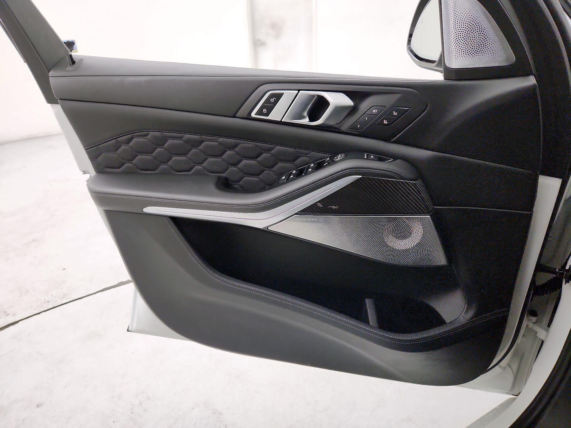 Thumbnail: 2023 BMW X5 - 12