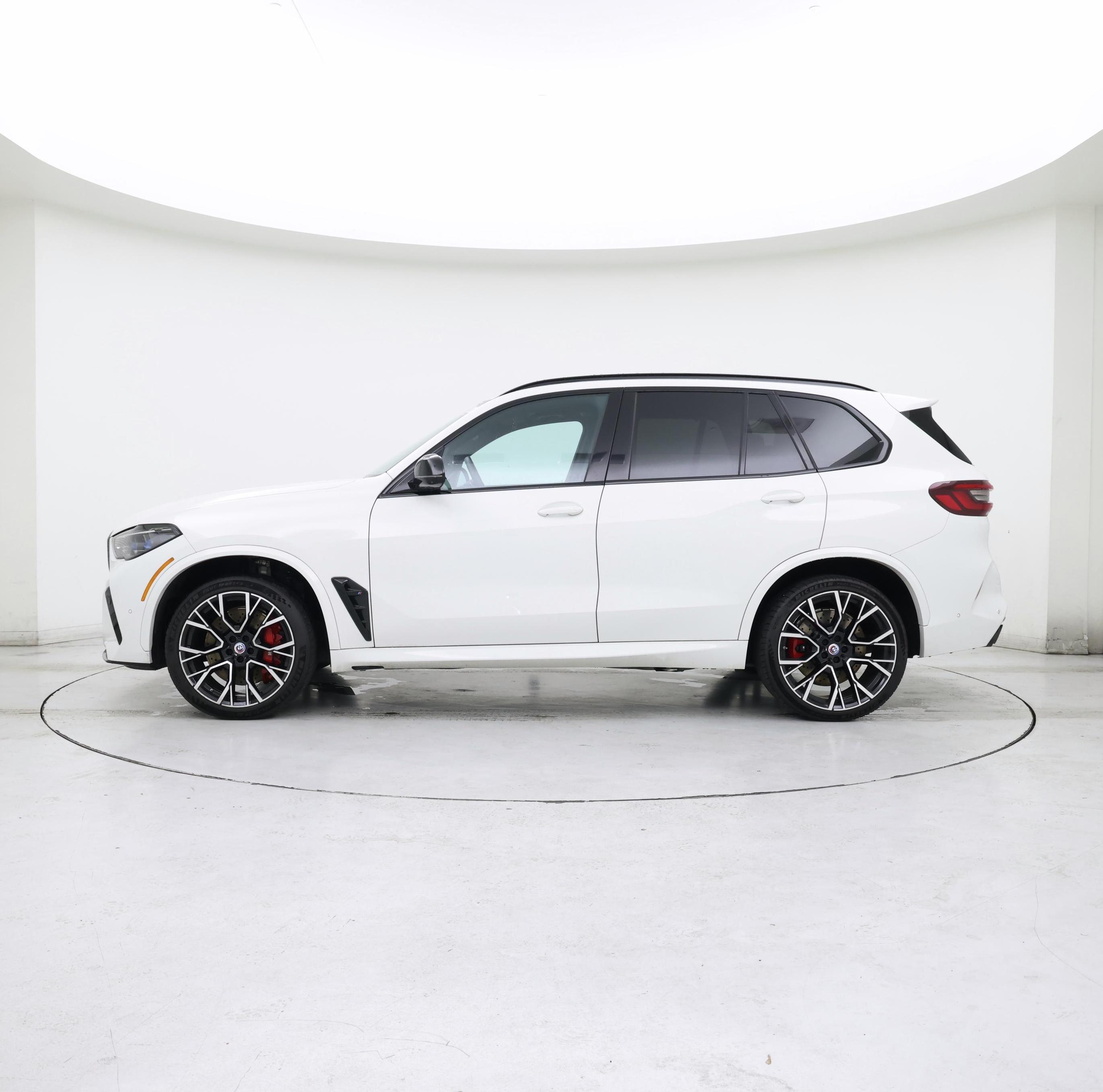 Thumbnail: 2023 BMW X5 - 3