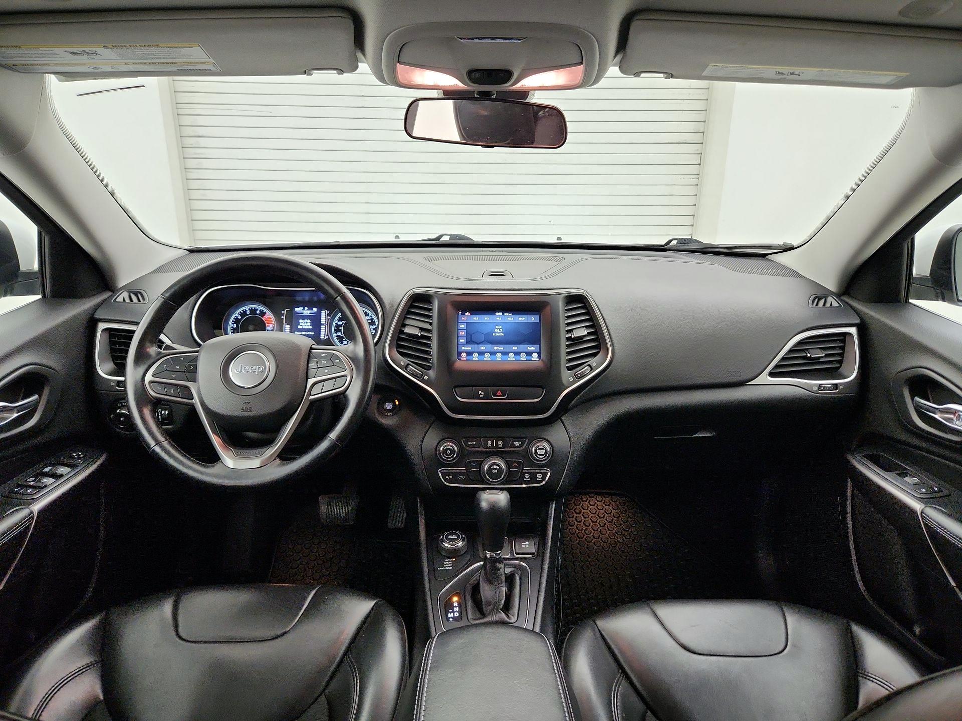 Thumbnail: 2020 Jeep Cherokee - 9